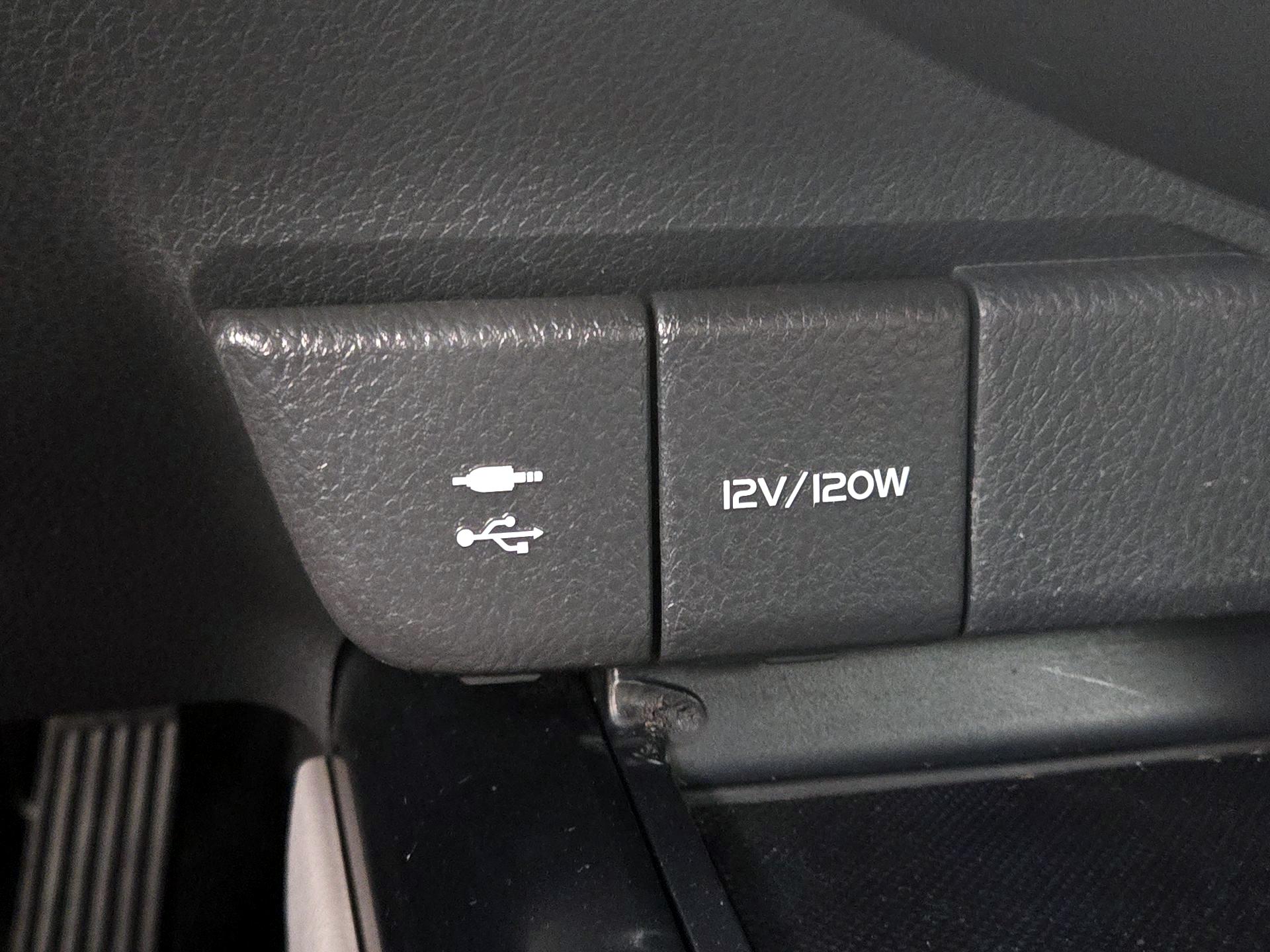 Thumbnail: 2019 Toyota Camry - 18