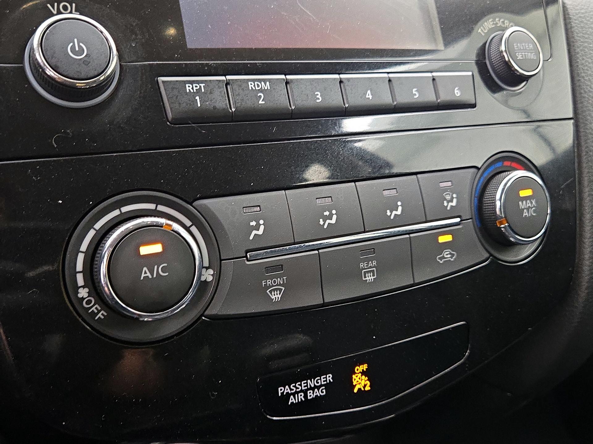 Thumbnail: 2016 Nissan Rogue - 16