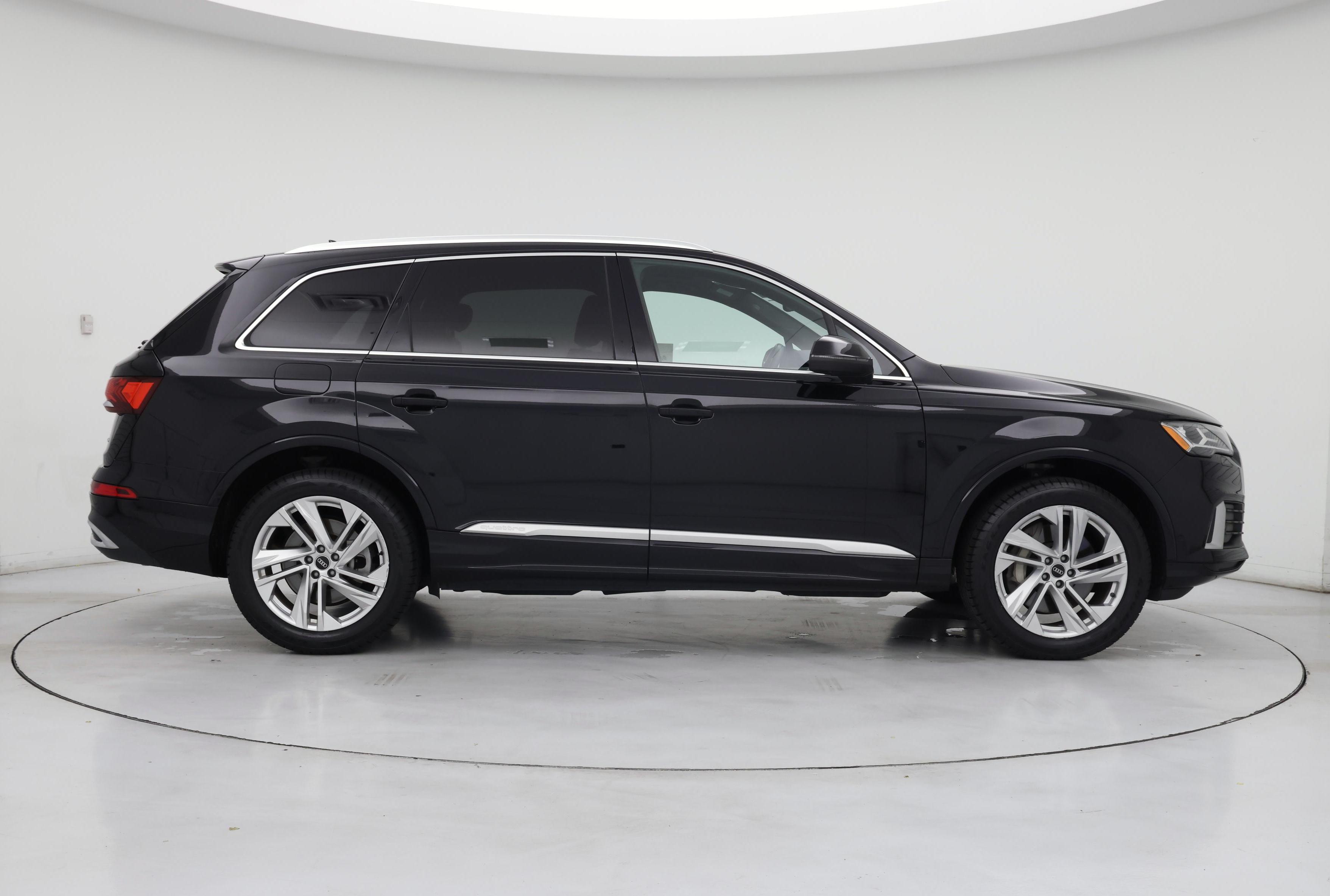 Thumbnail: 2021 Audi Q7 - 7