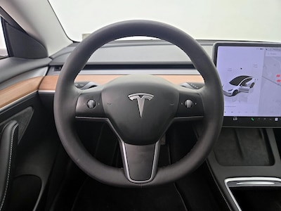 Steering Wheel & Instrument Cluster (On)