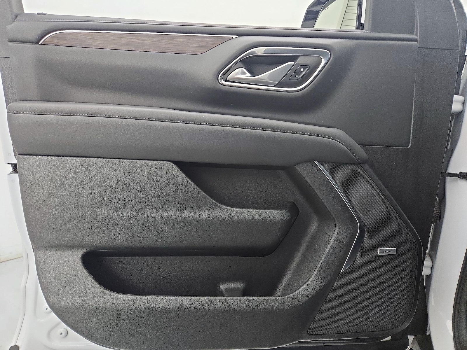 2022 Chevrolet Suburban Z71 - Photo 13