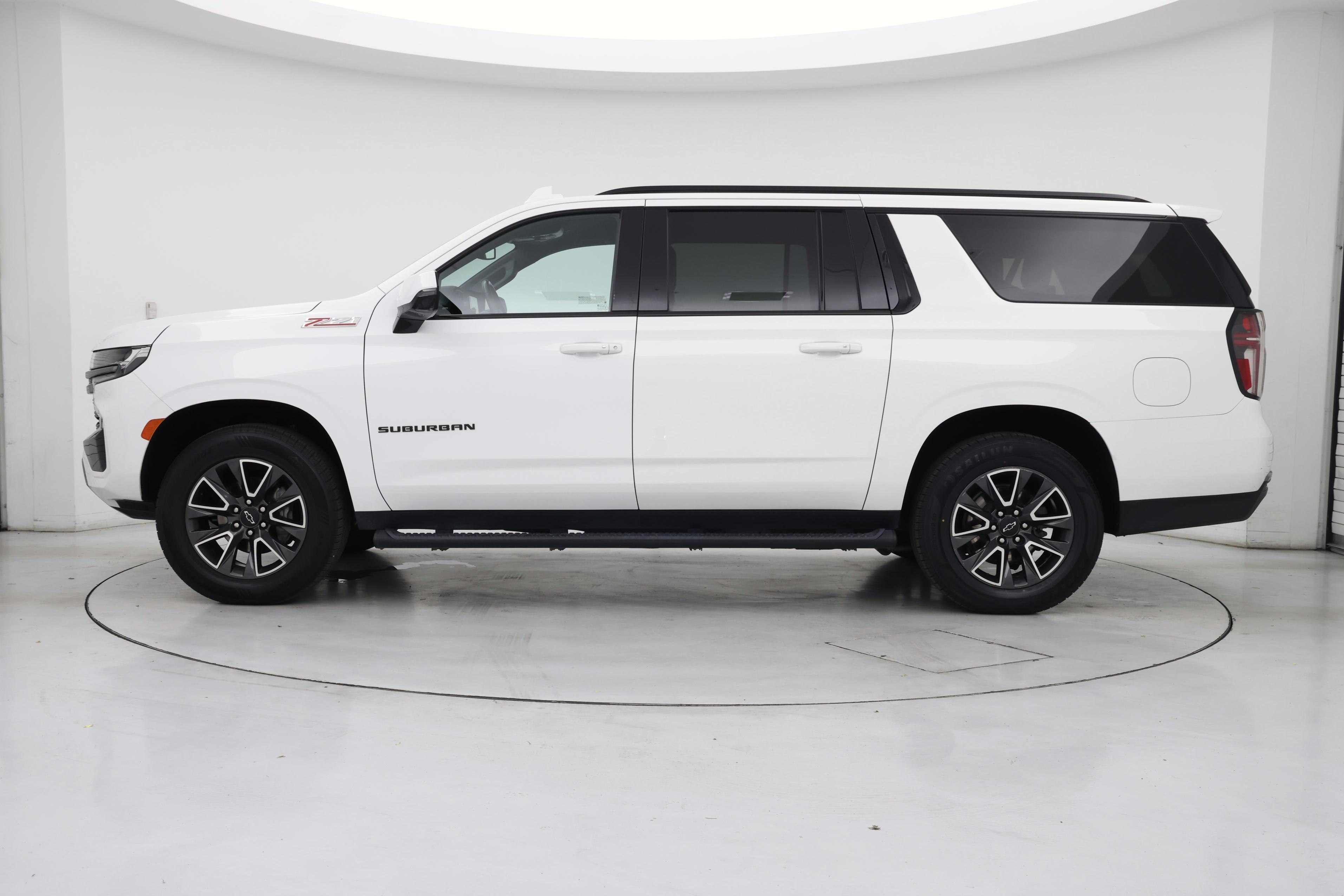Thumbnail: 2022 Chevrolet Suburban - 3