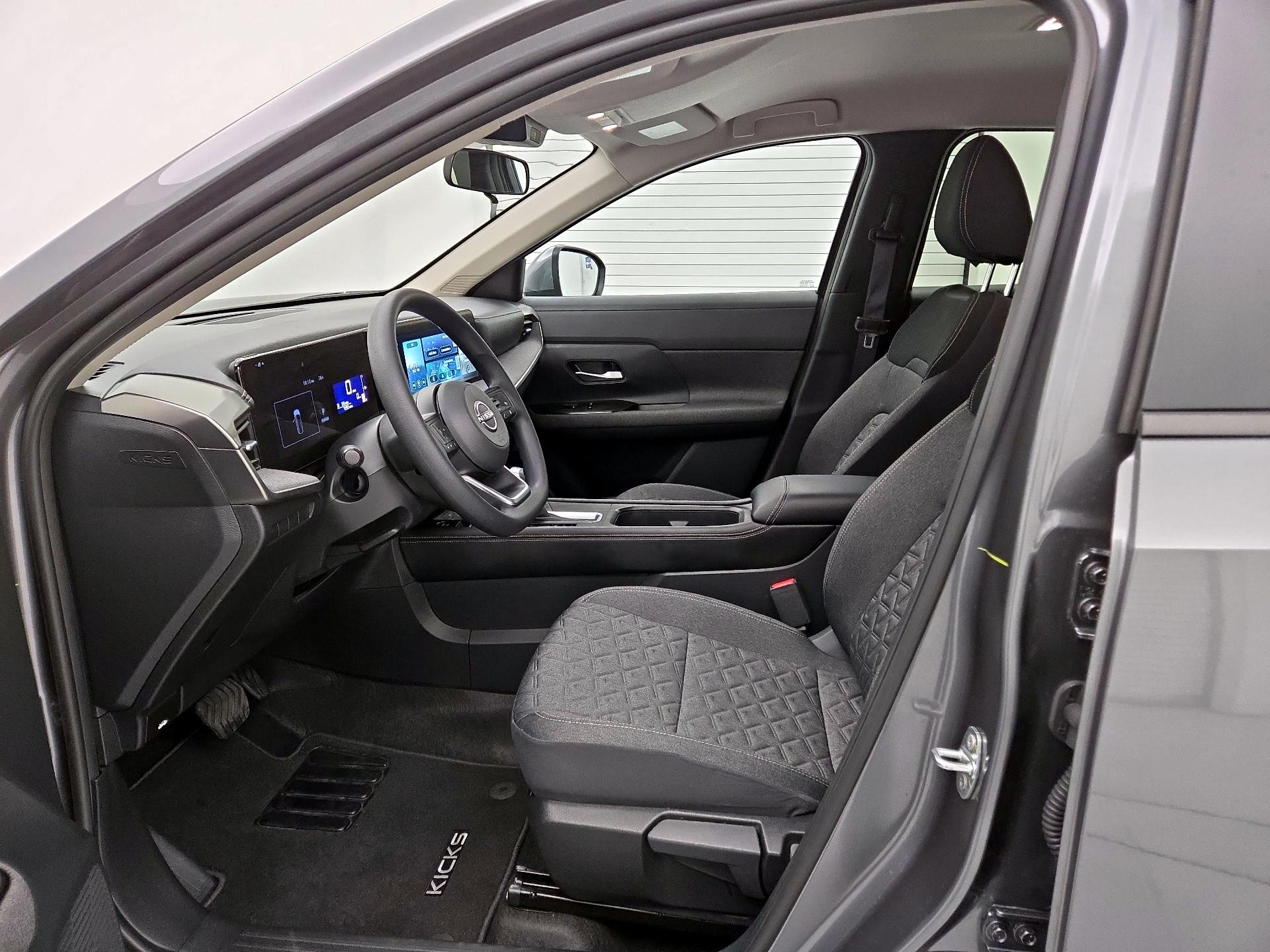 Thumbnail: 2025 Nissan Kicks - 11