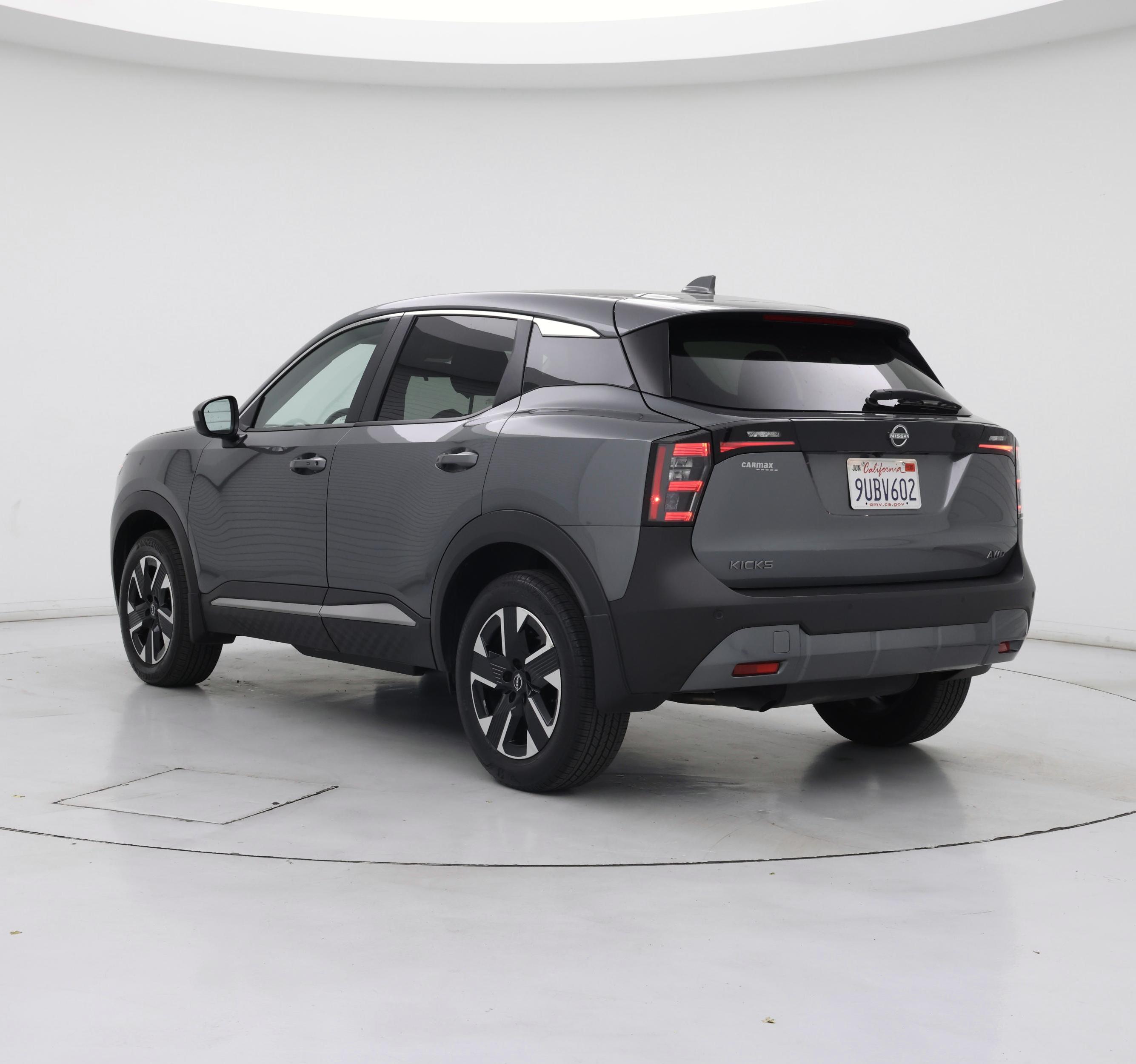 Thumbnail: 2025 Nissan Kicks - 2
