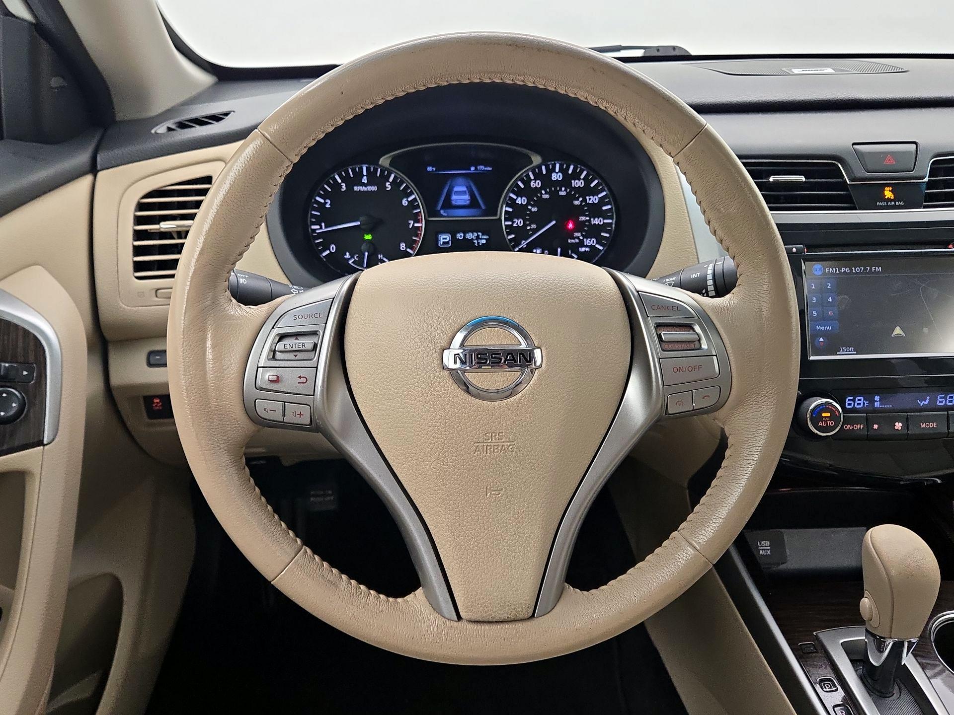 Thumbnail: 2015 Nissan Altima - 10