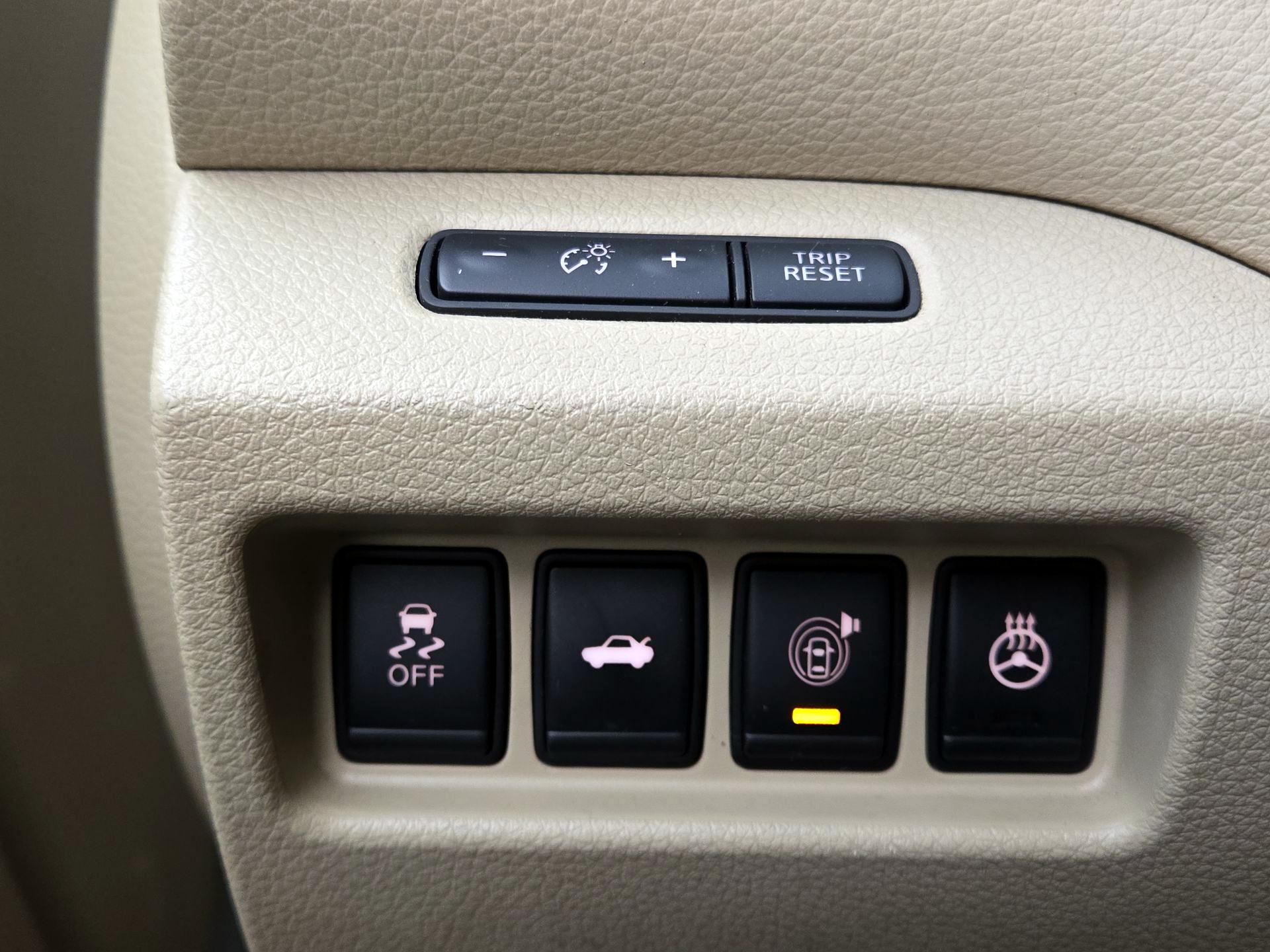 Thumbnail: 2015 Nissan Altima - 13