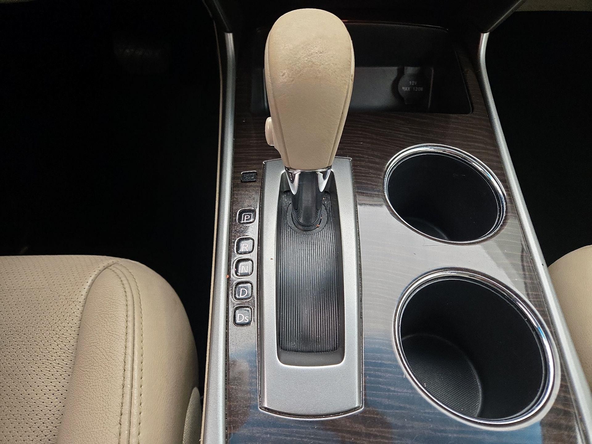 Thumbnail: 2015 Nissan Altima - 18
