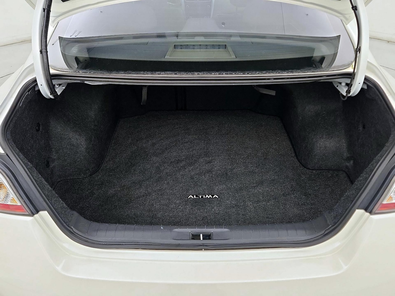 2015 Nissan Altima SL - Photo 23