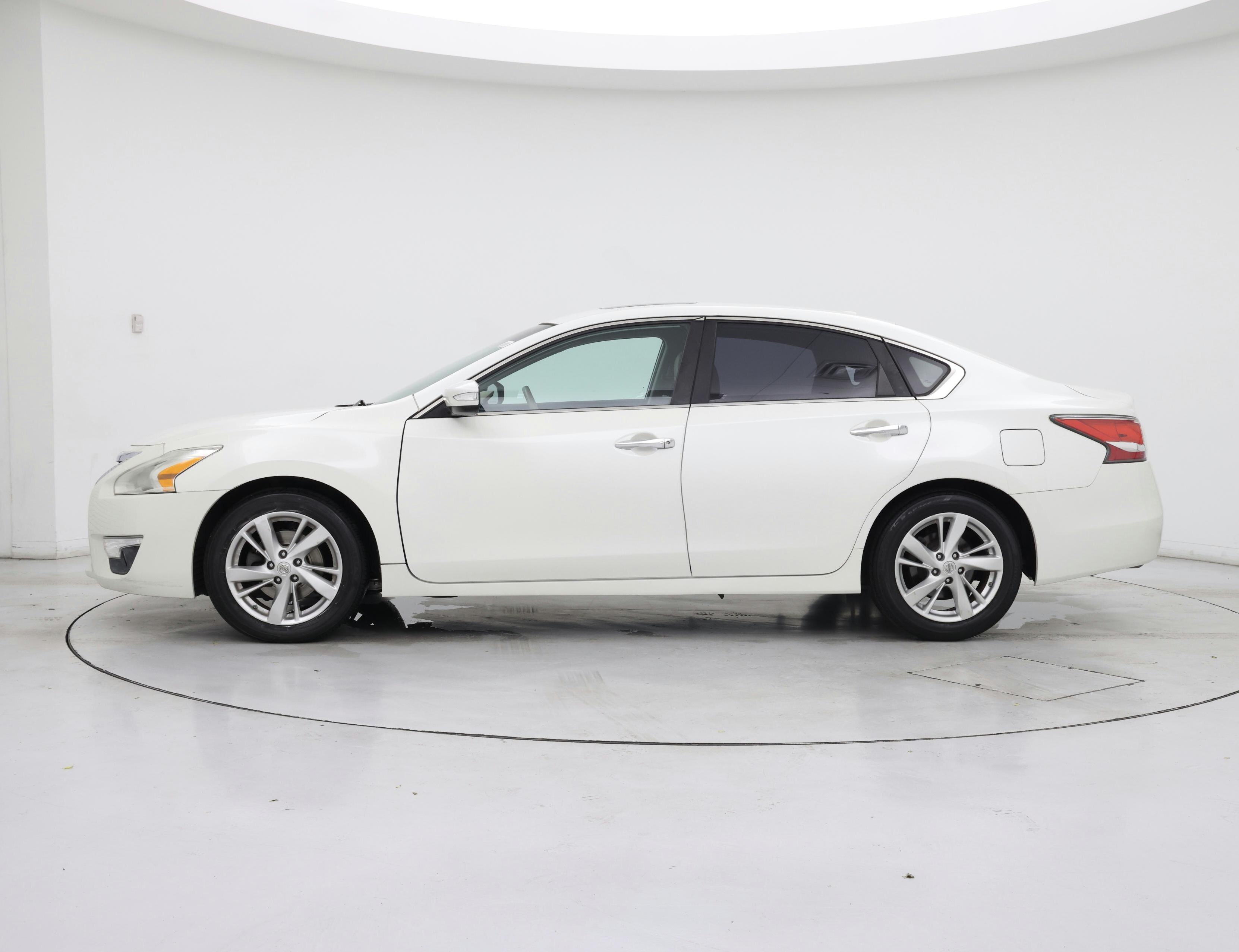 Thumbnail: 2015 Nissan Altima - 3