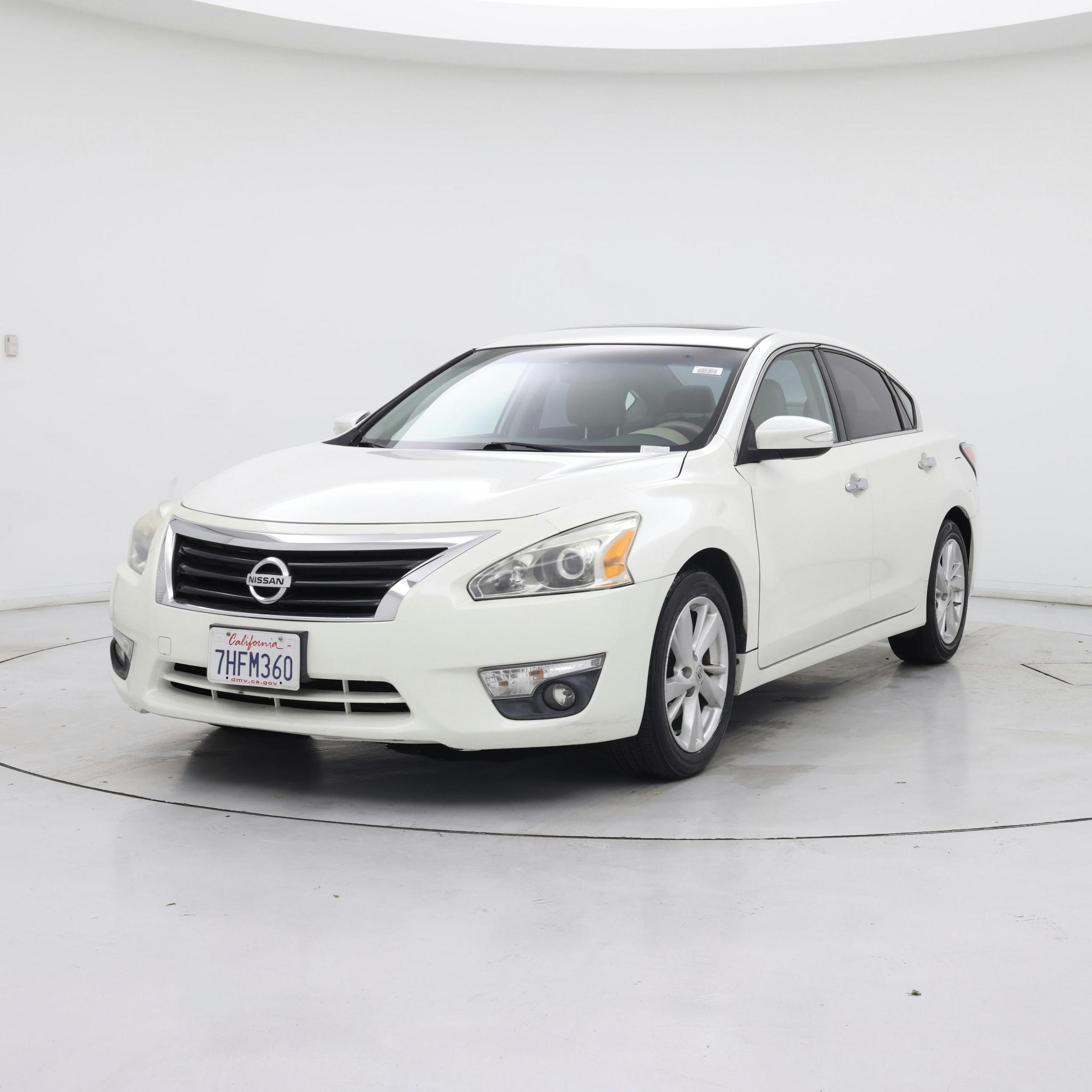 Thumbnail: 2015 Nissan Altima - 4