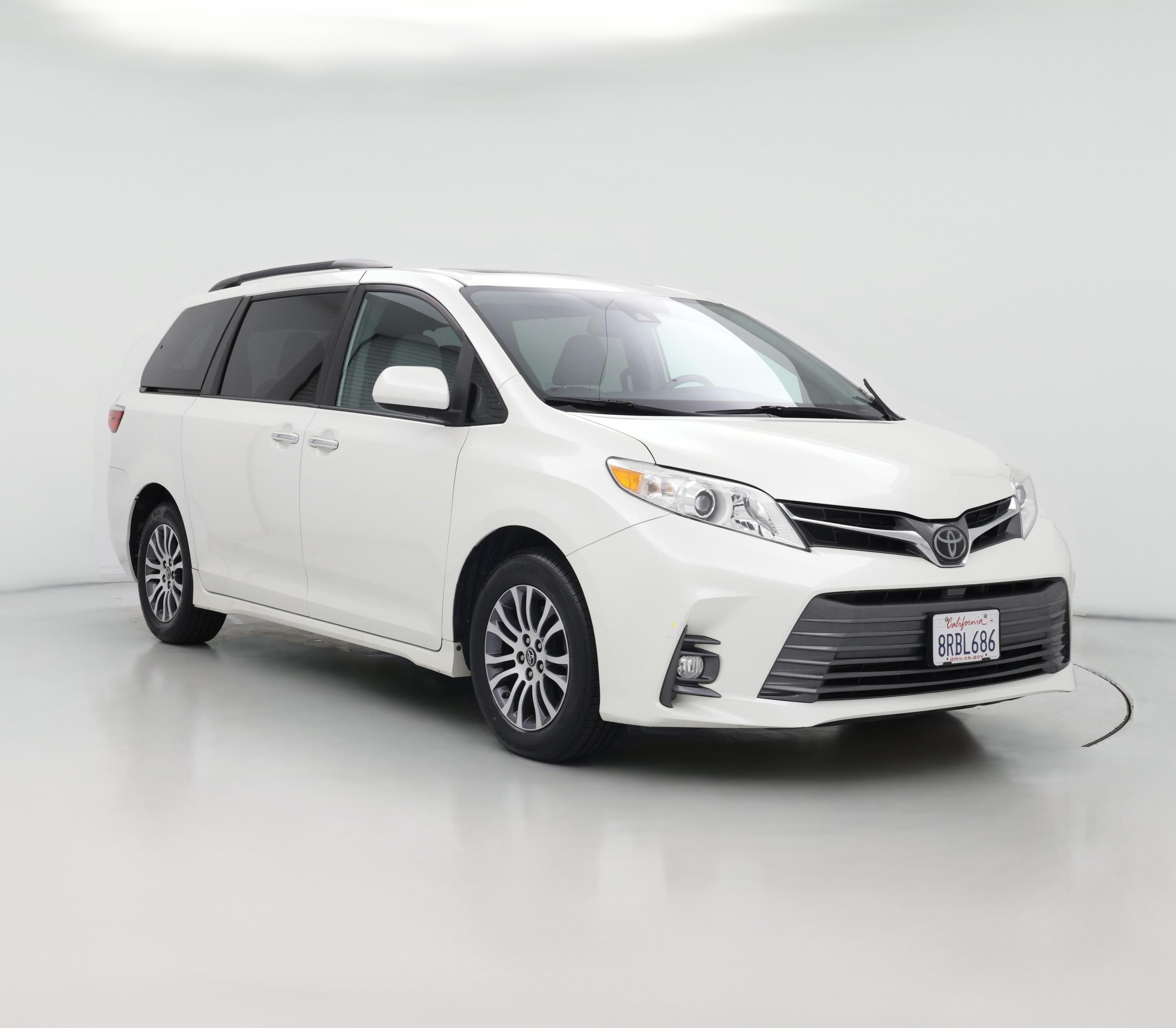 Thumbnail: 2019 Toyota Sienna - 1