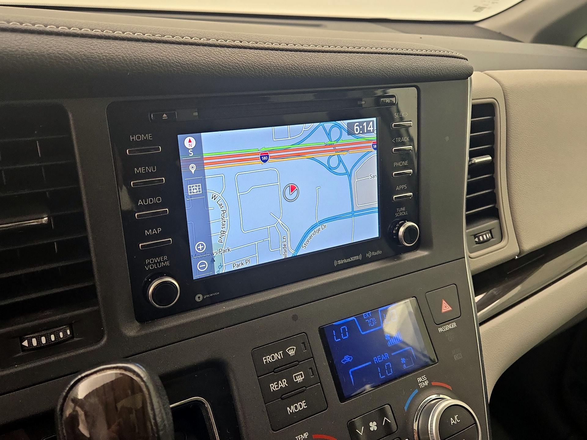 Thumbnail: 2019 Toyota Sienna - 14