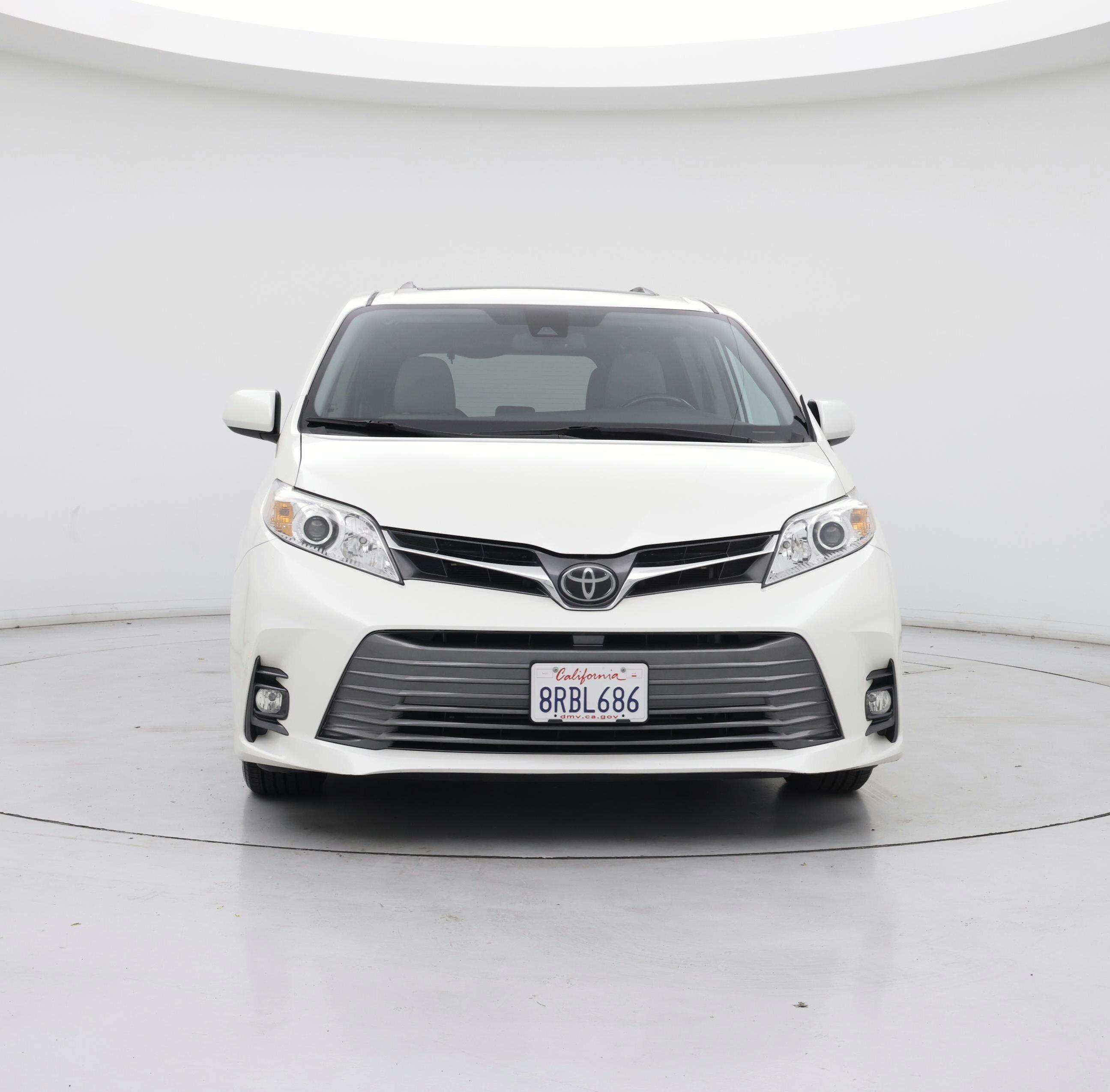 Thumbnail: 2019 Toyota Sienna - 5