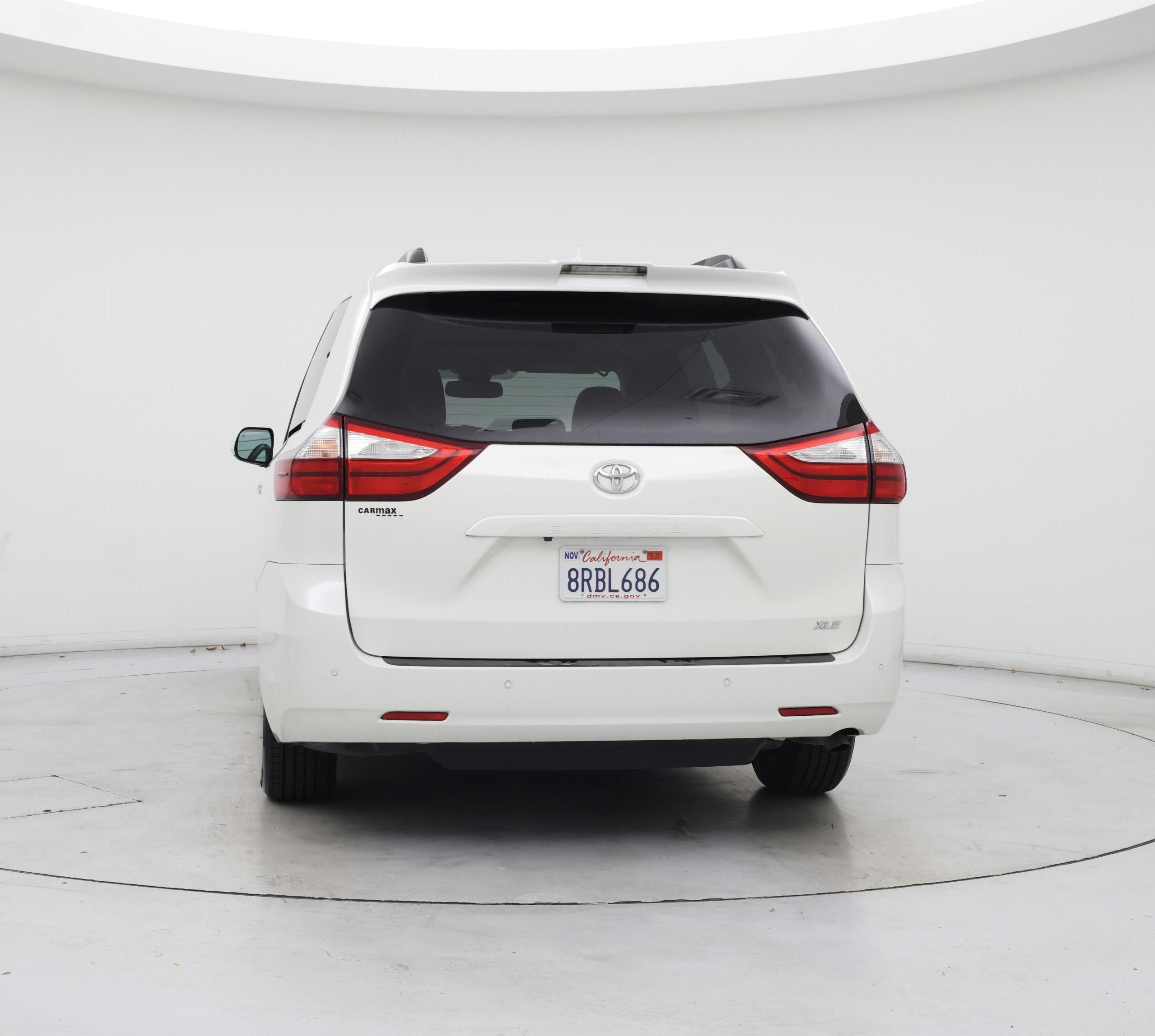 Thumbnail: 2019 Toyota Sienna - 6