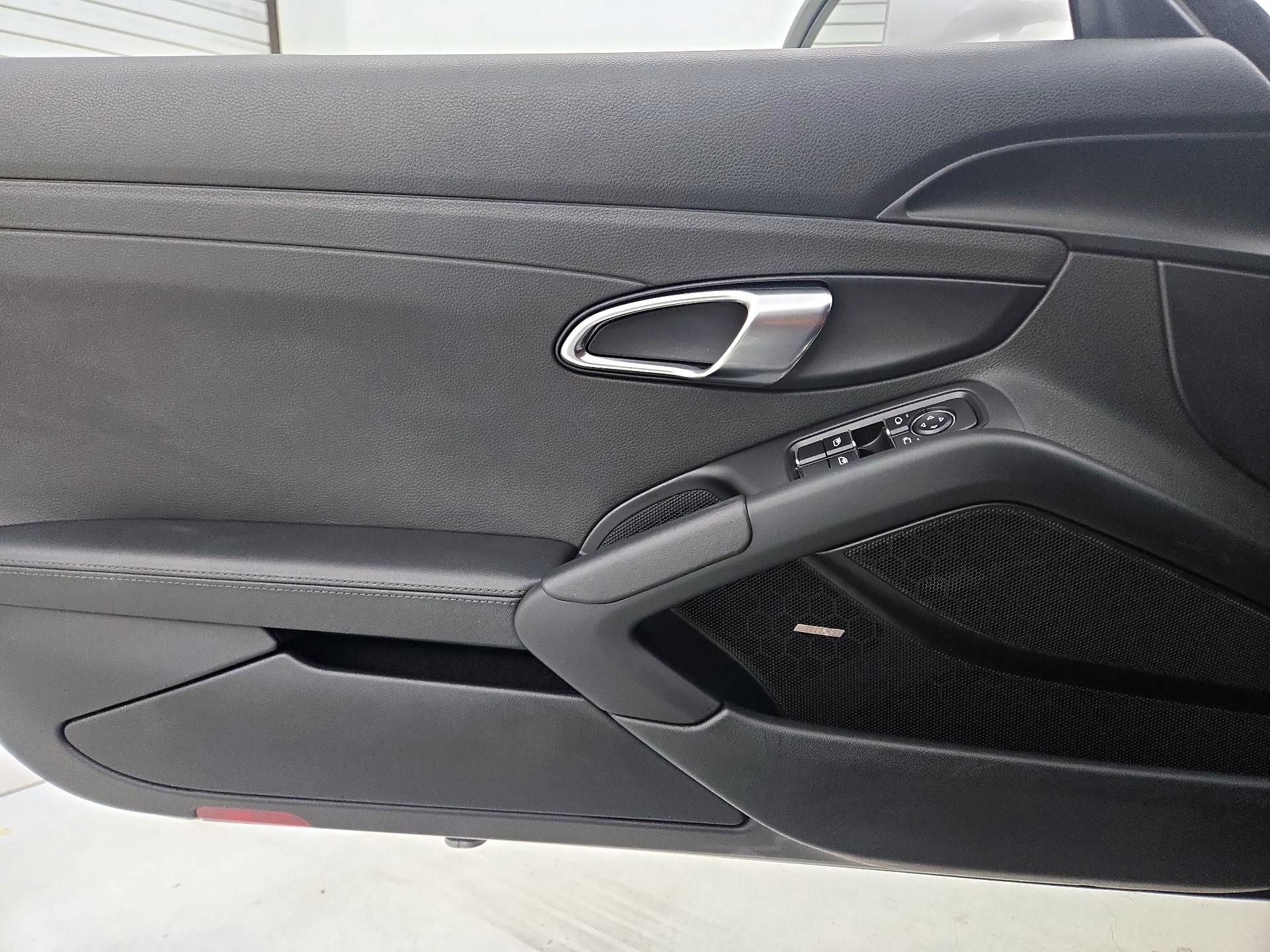 Thumbnail: 2019 Porsche 718 Cayman - 12