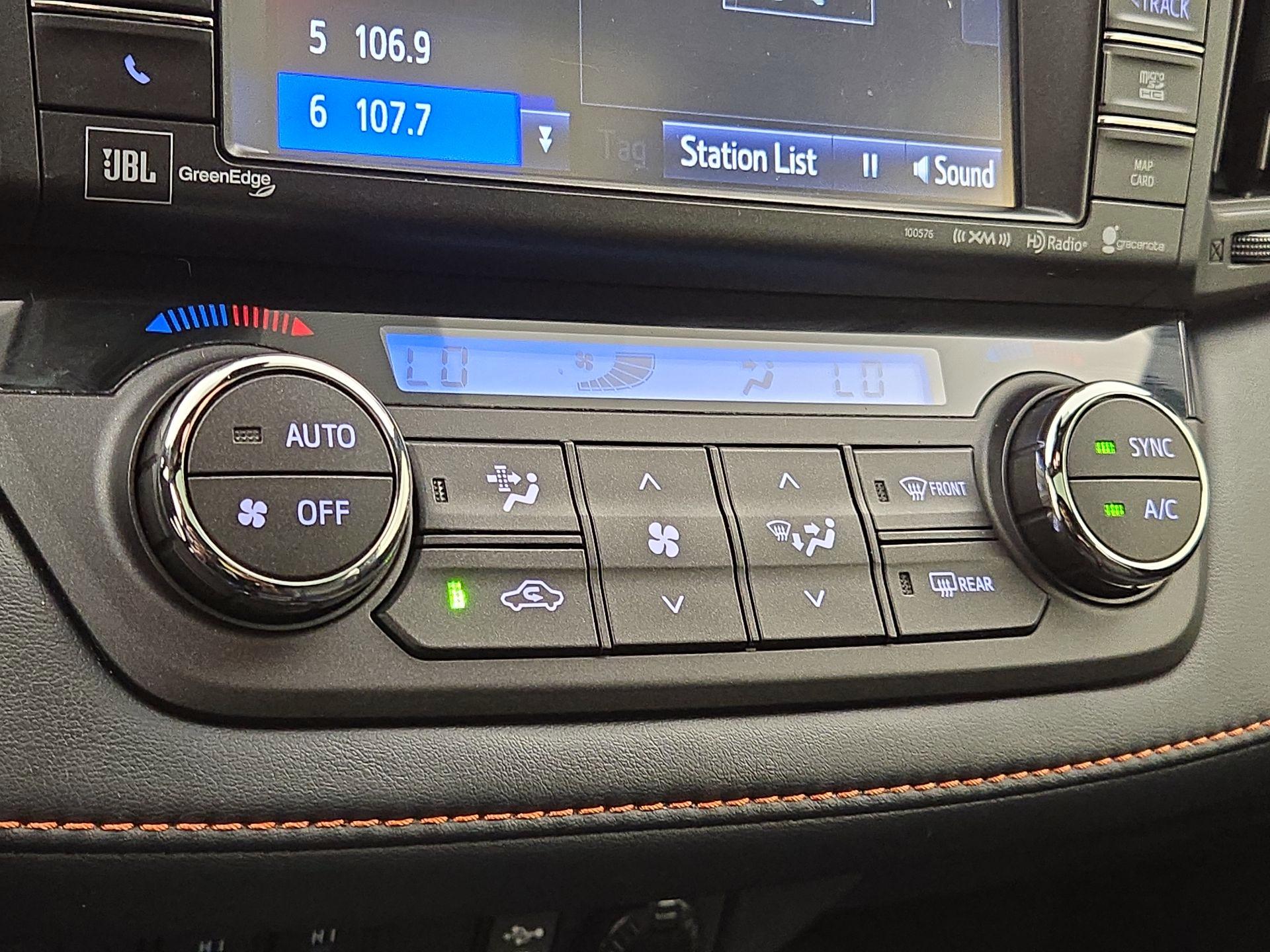 Thumbnail: 2018 Toyota RAV4 - 16