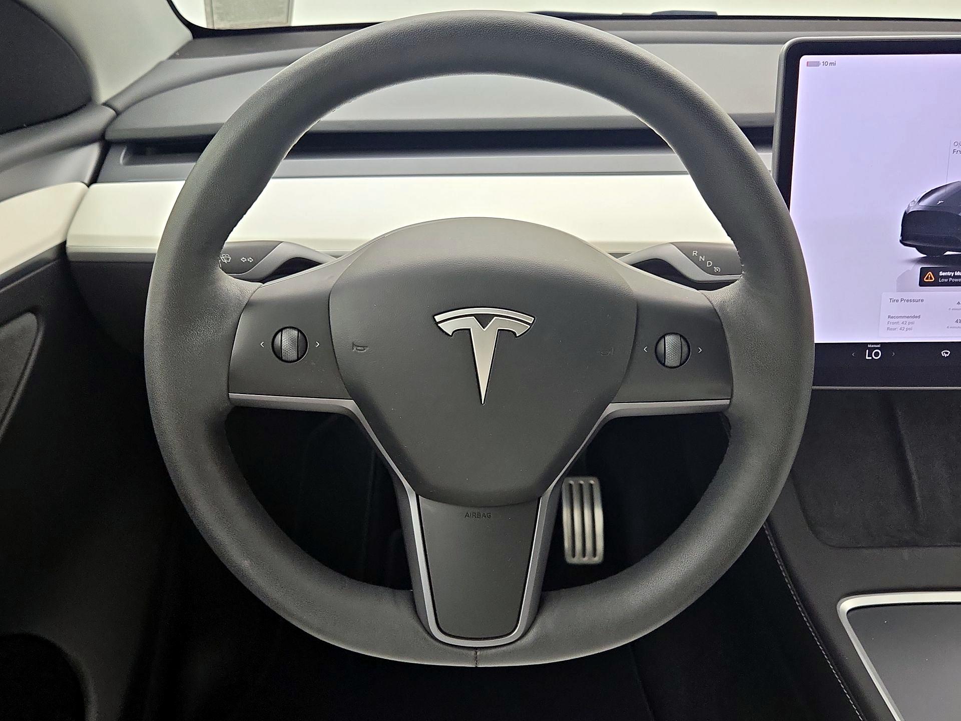 Thumbnail: 2023 Tesla Model Y - 10