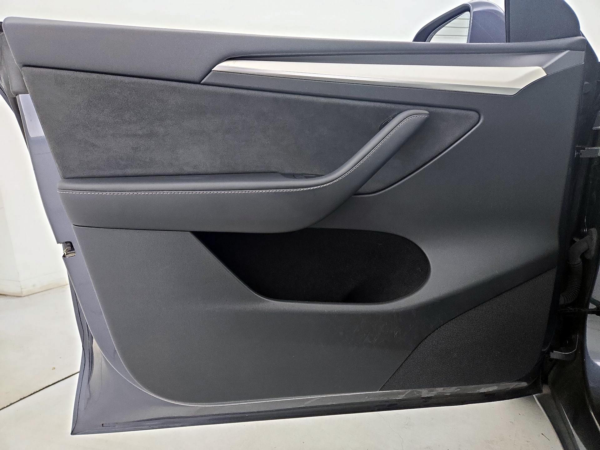 Thumbnail: 2023 Tesla Model Y - 12