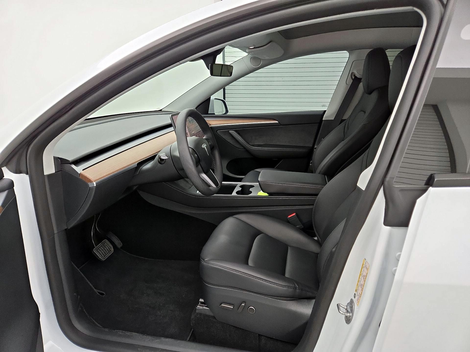 Thumbnail: 2024 Tesla Model Y - 11