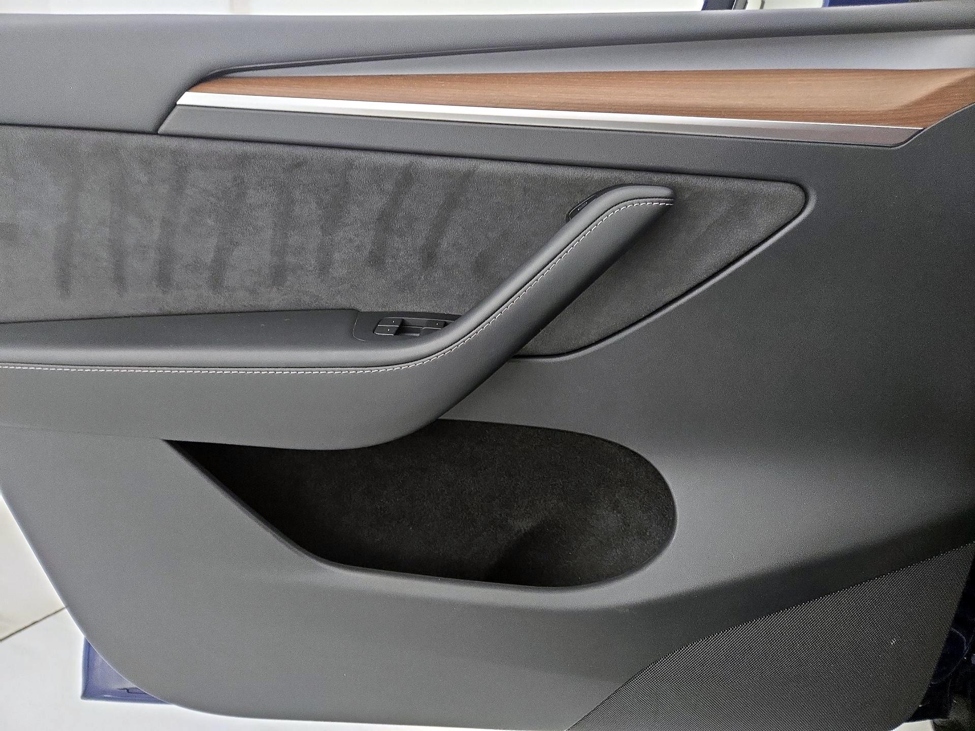 Thumbnail: 2023 Tesla Model Y - 12