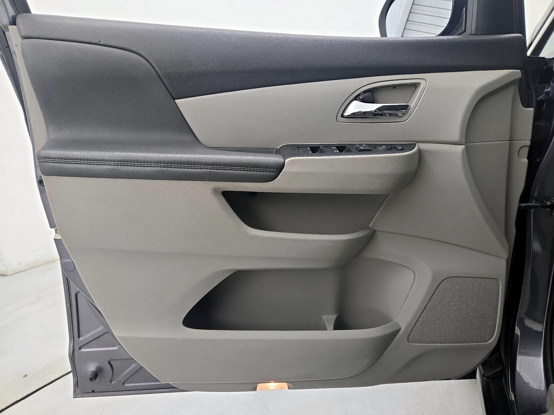 Thumbnail: 2015 Honda Odyssey - 12