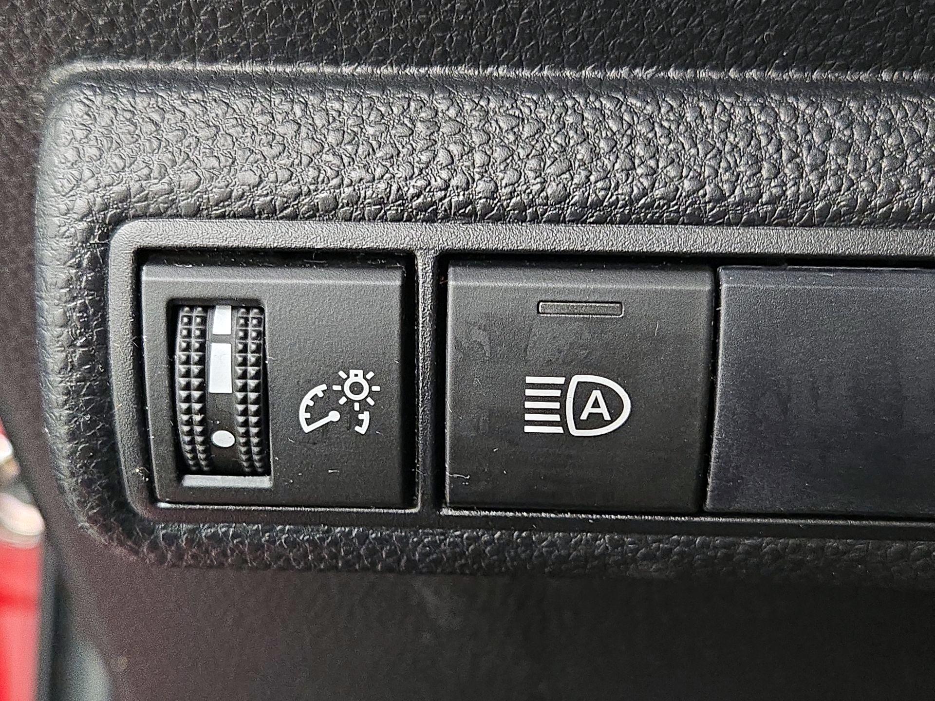 Thumbnail: 2020 Toyota Corolla - 13