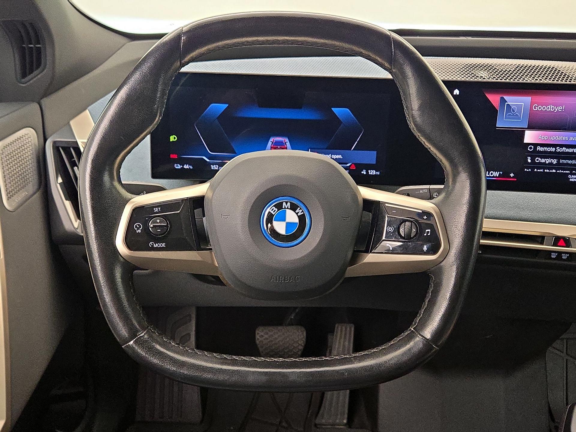 Thumbnail: 2022 BMW iX - 10