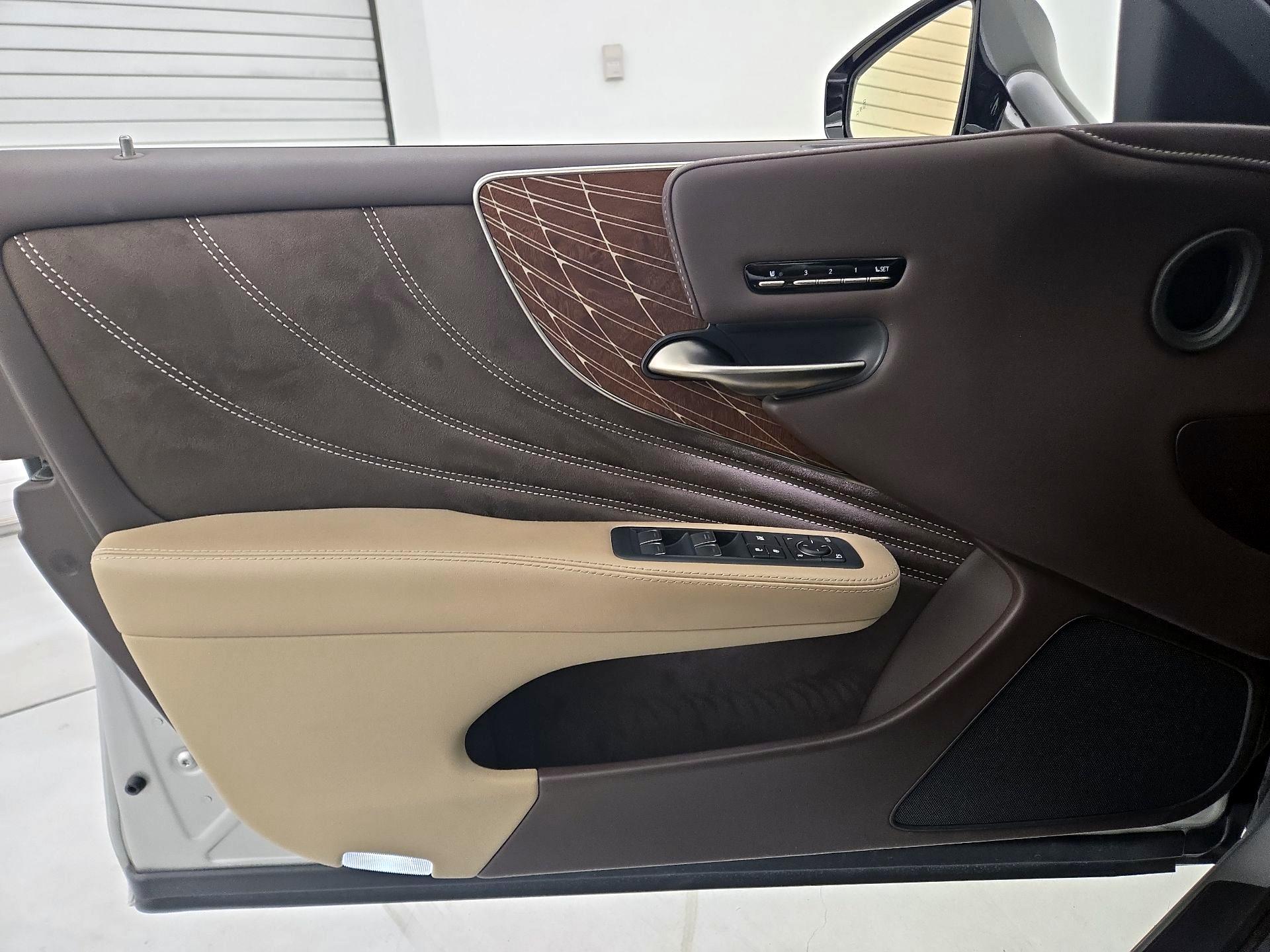 Thumbnail: 2018 Lexus LS - 12