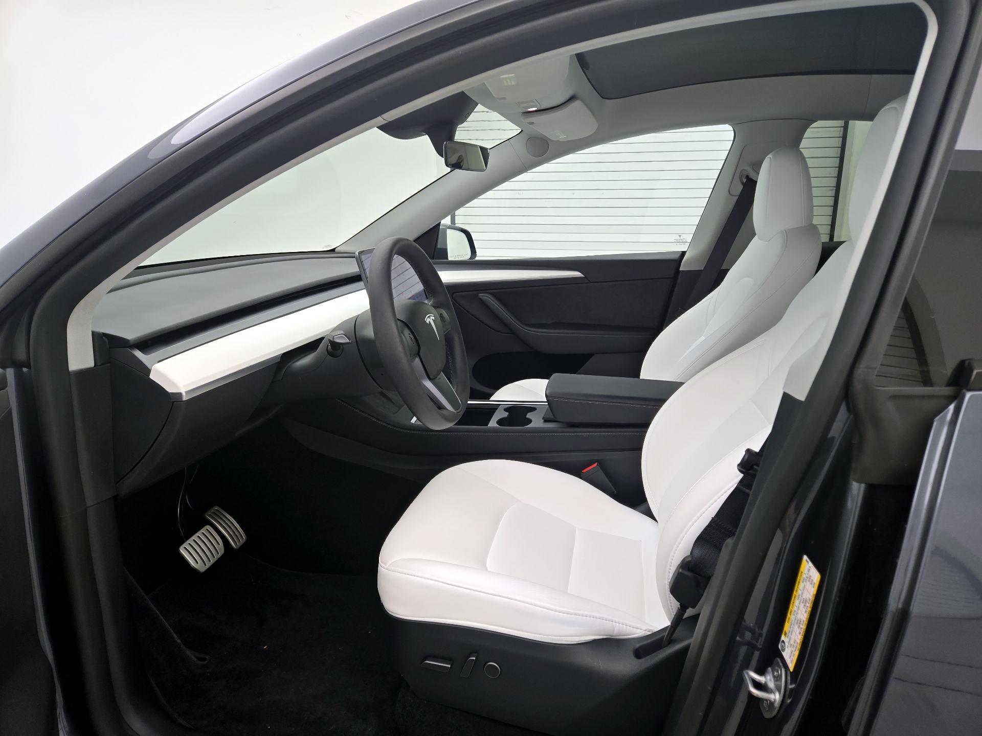 Thumbnail: 2023 Tesla Model Y - 11