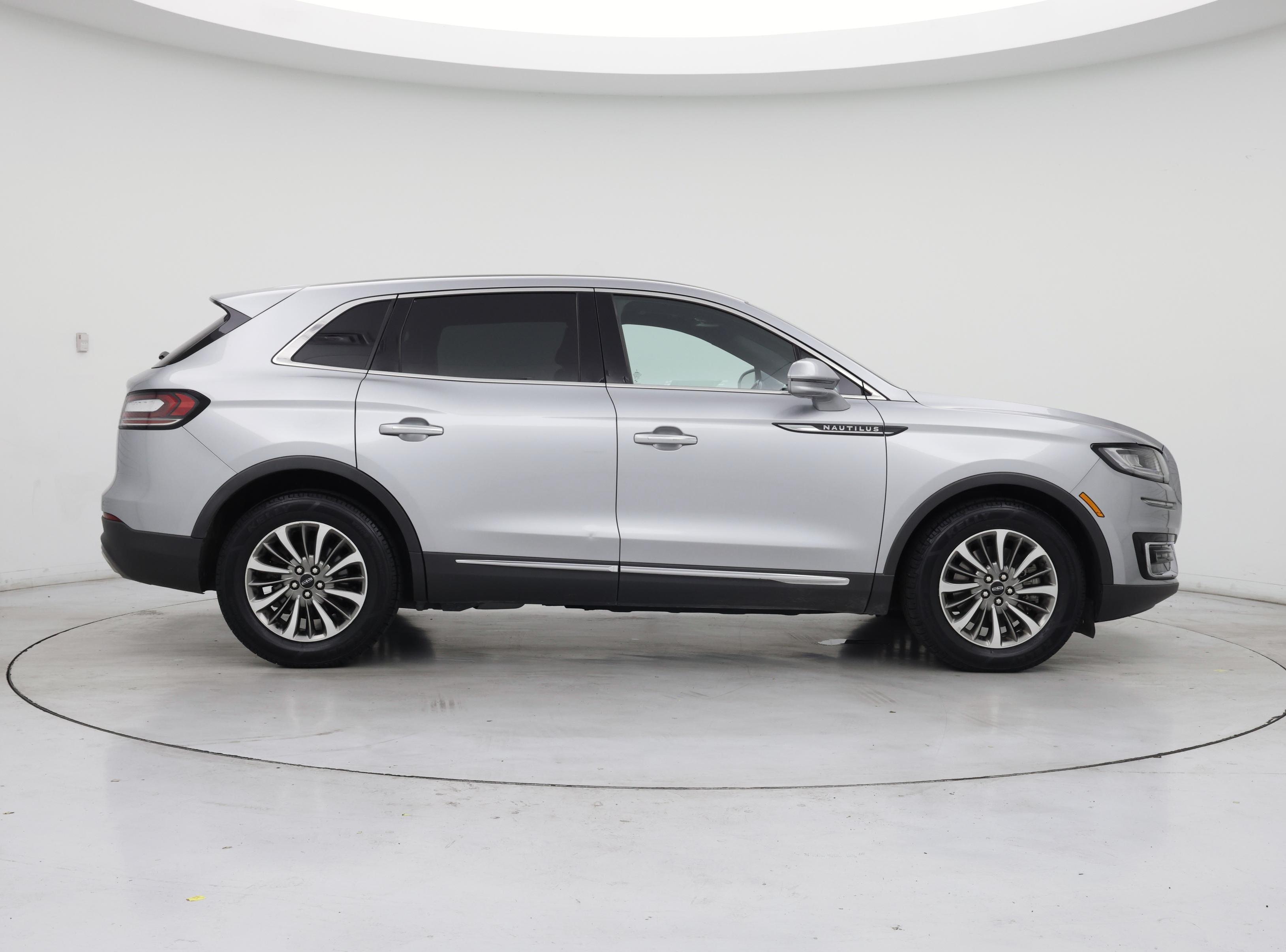 Thumbnail: 2020 Lincoln Nautilus - 7