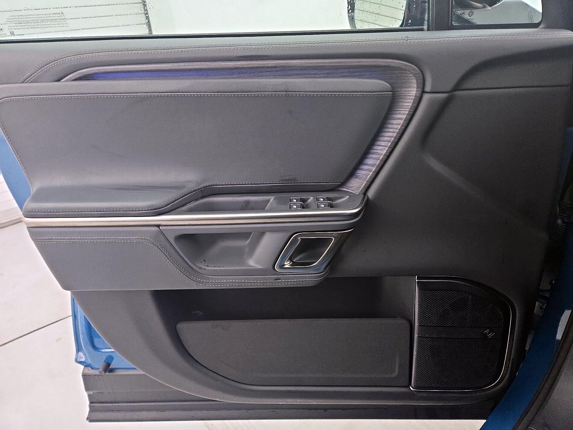 Thumbnail: 2024 Rivian R1S - 12