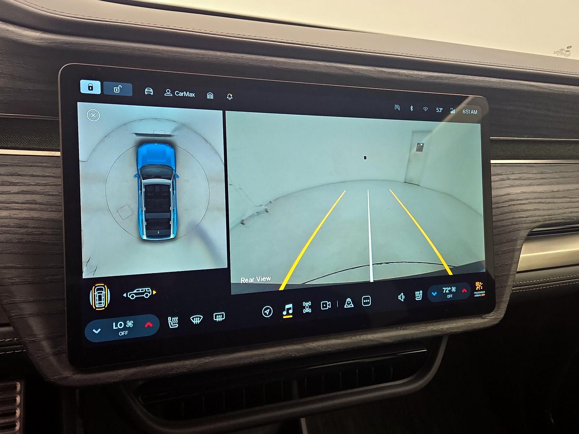 Thumbnail: 2024 Rivian R1S - 14