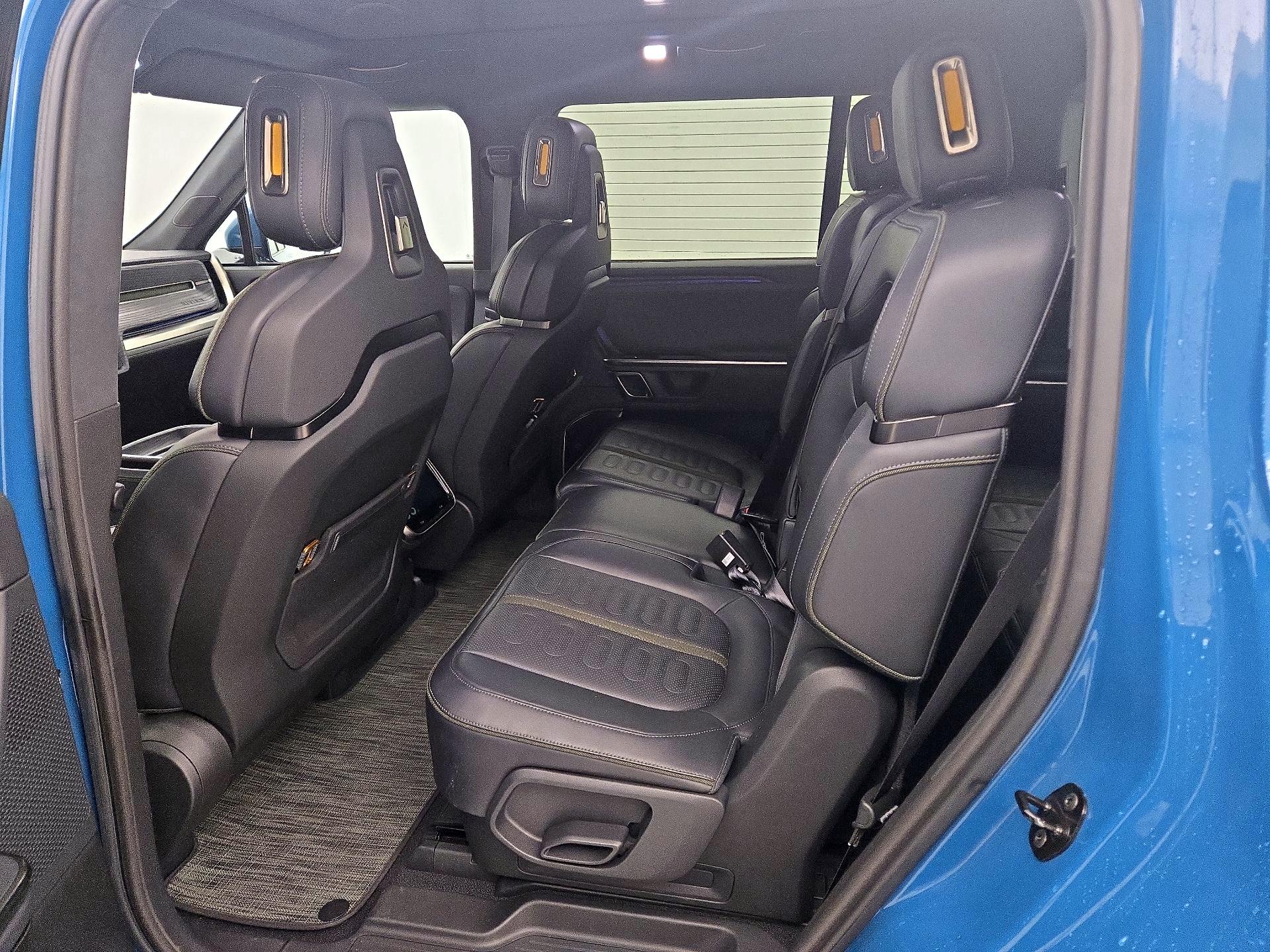 Thumbnail: 2024 Rivian R1S - 20