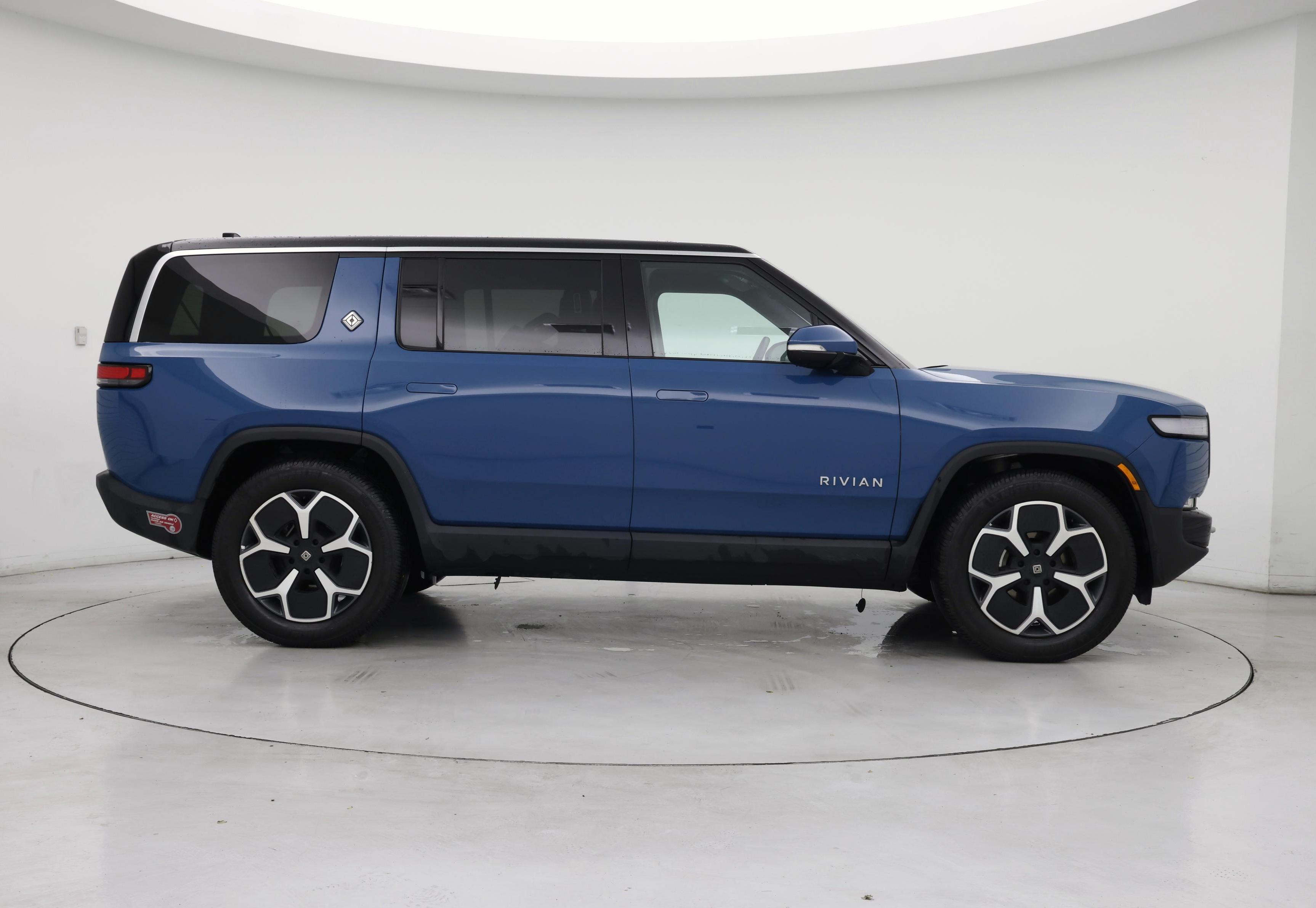 Thumbnail: 2024 Rivian R1S - 7