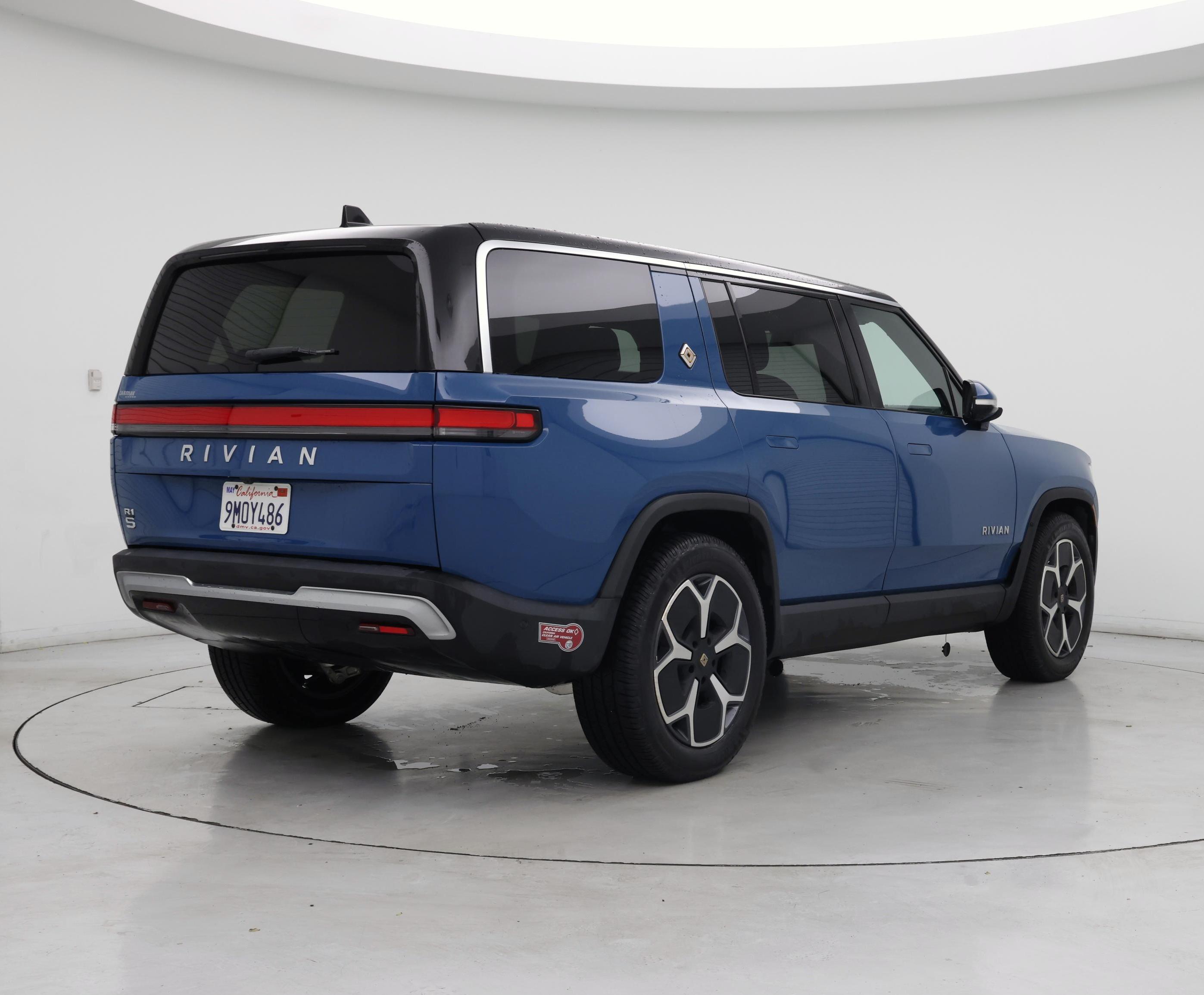 Thumbnail: 2024 Rivian R1S - 8
