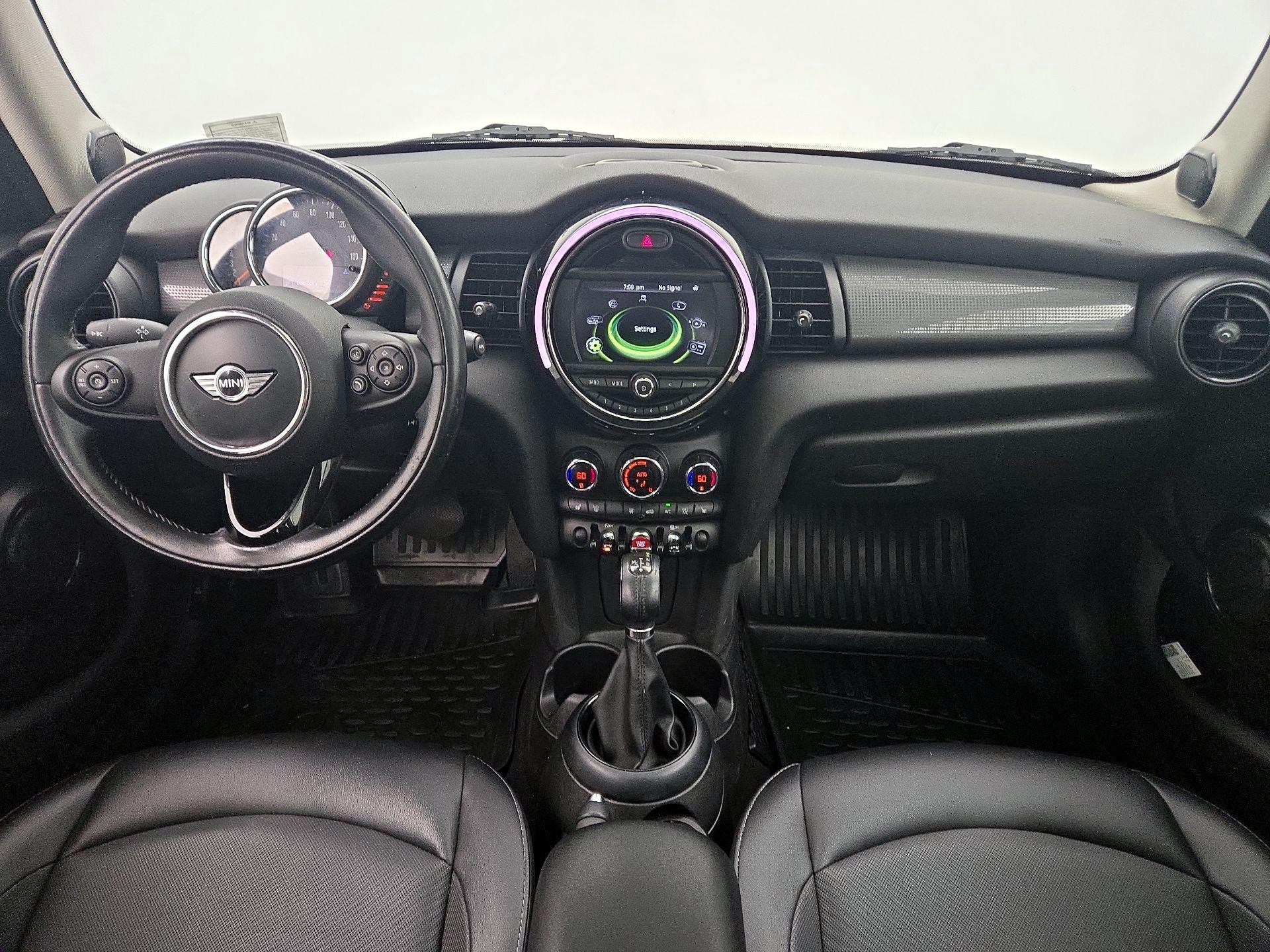 Thumbnail: 2017 MINI Cooper Hardtop - 9