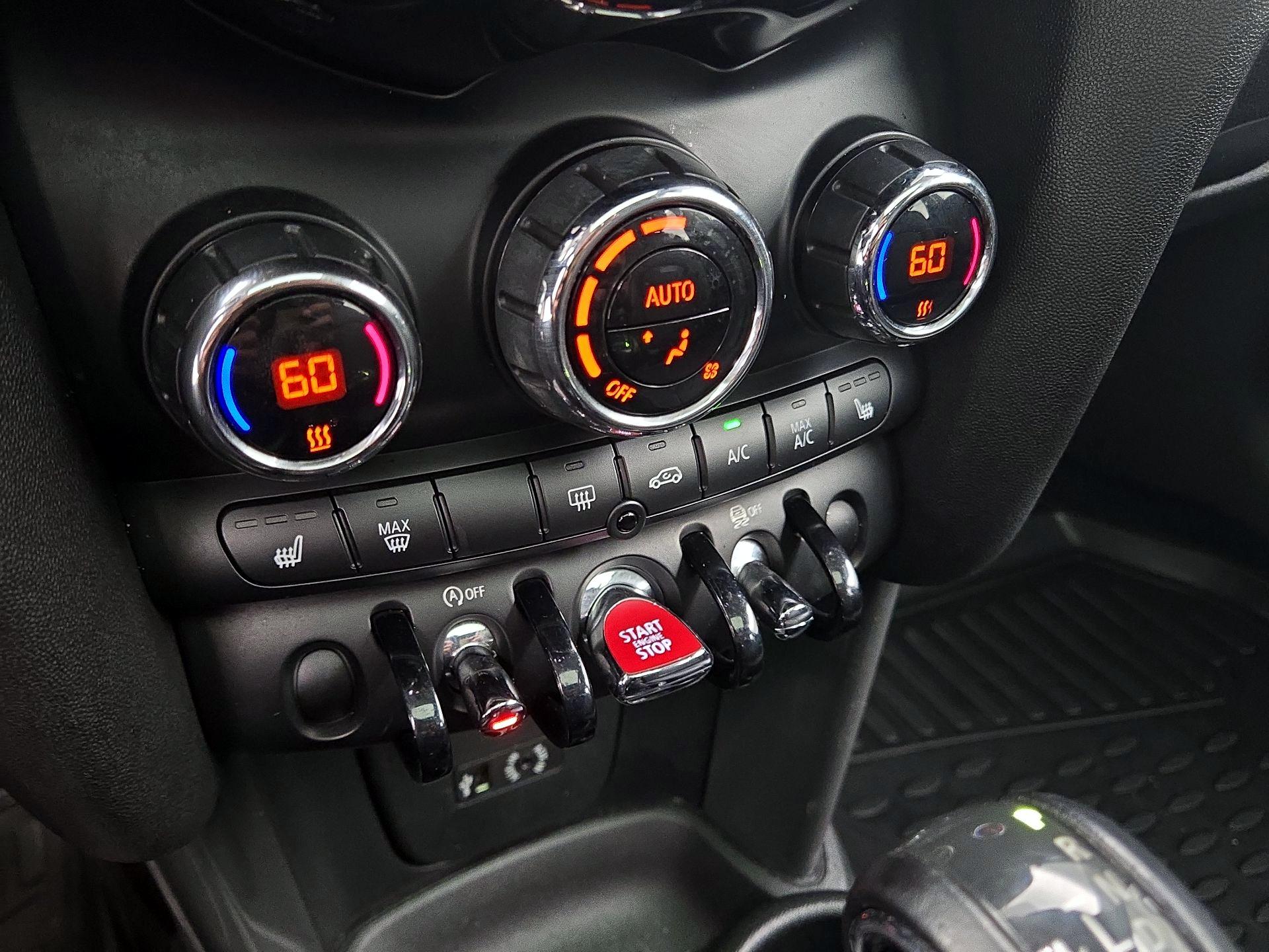 Thumbnail: 2017 MINI Cooper Hardtop - 15