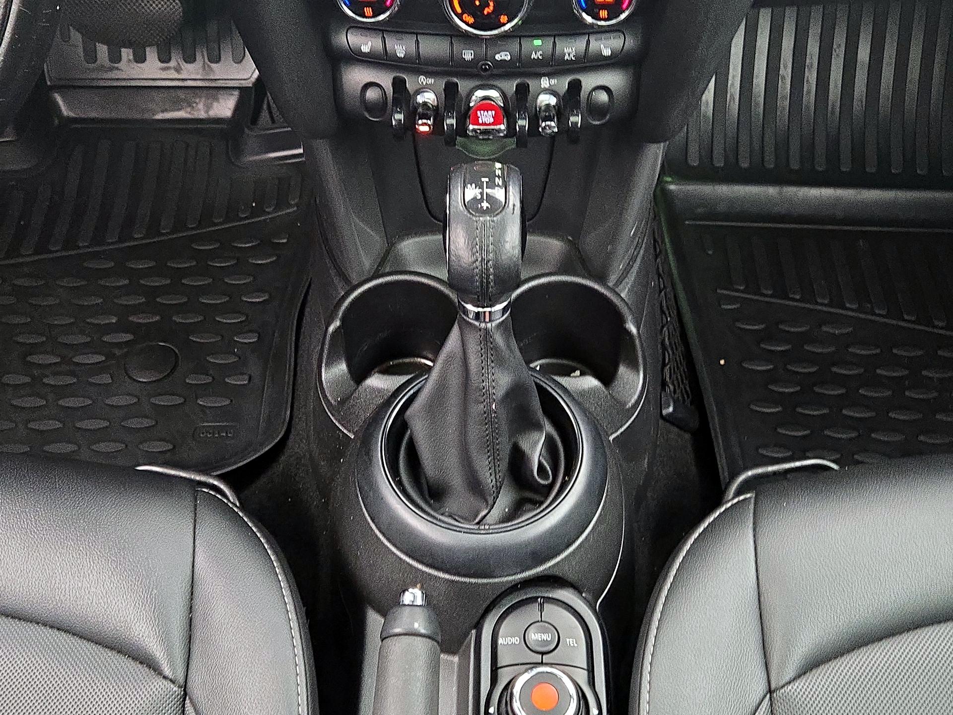 Thumbnail: 2017 MINI Cooper Hardtop - 16