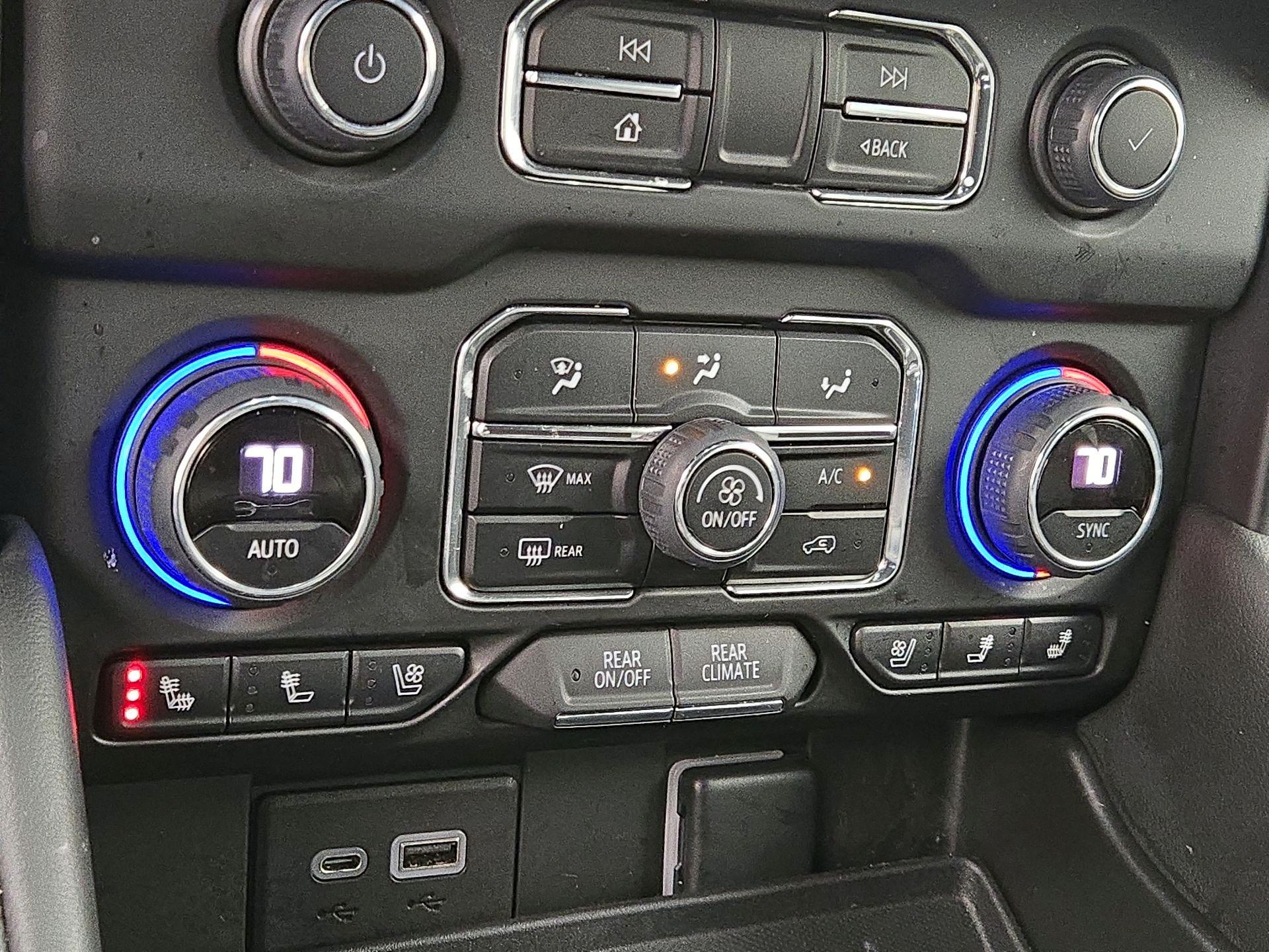 Thumbnail: 2022 Chevrolet Suburban - 16