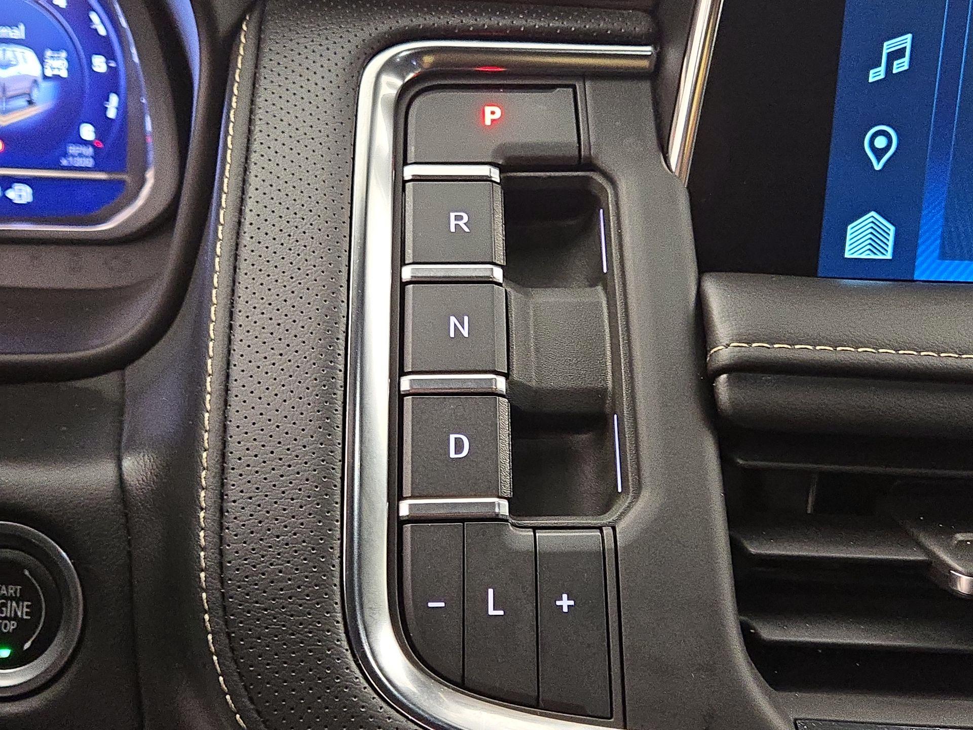 Thumbnail: 2022 Chevrolet Suburban - 17