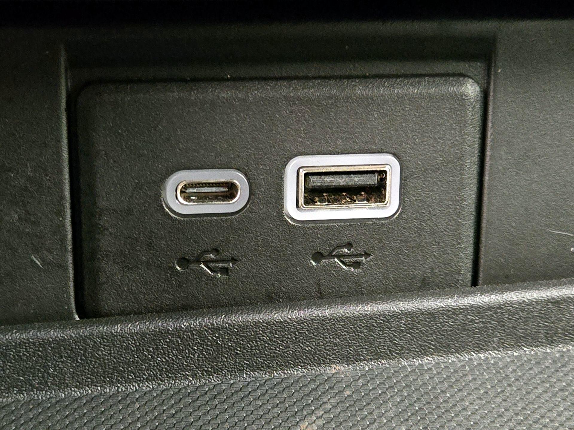 Thumbnail: 2022 Chevrolet Suburban - 18