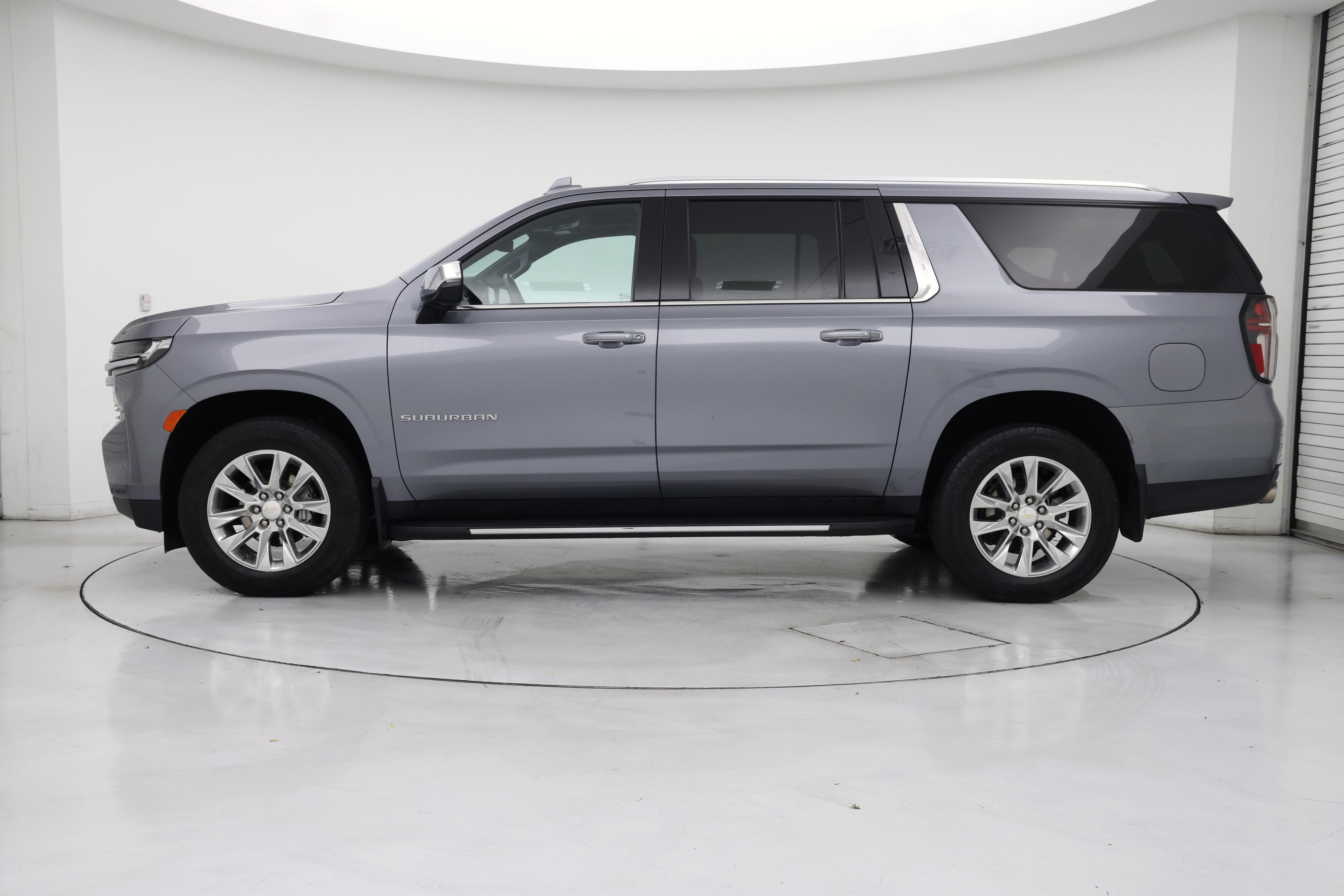 Thumbnail: 2022 Chevrolet Suburban - 3