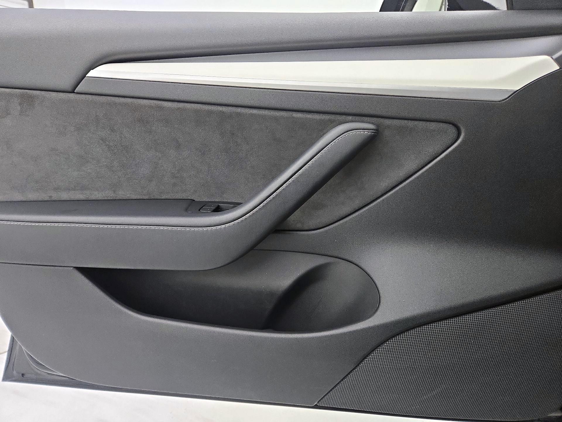Thumbnail: 2022 Tesla Model 3 - 12