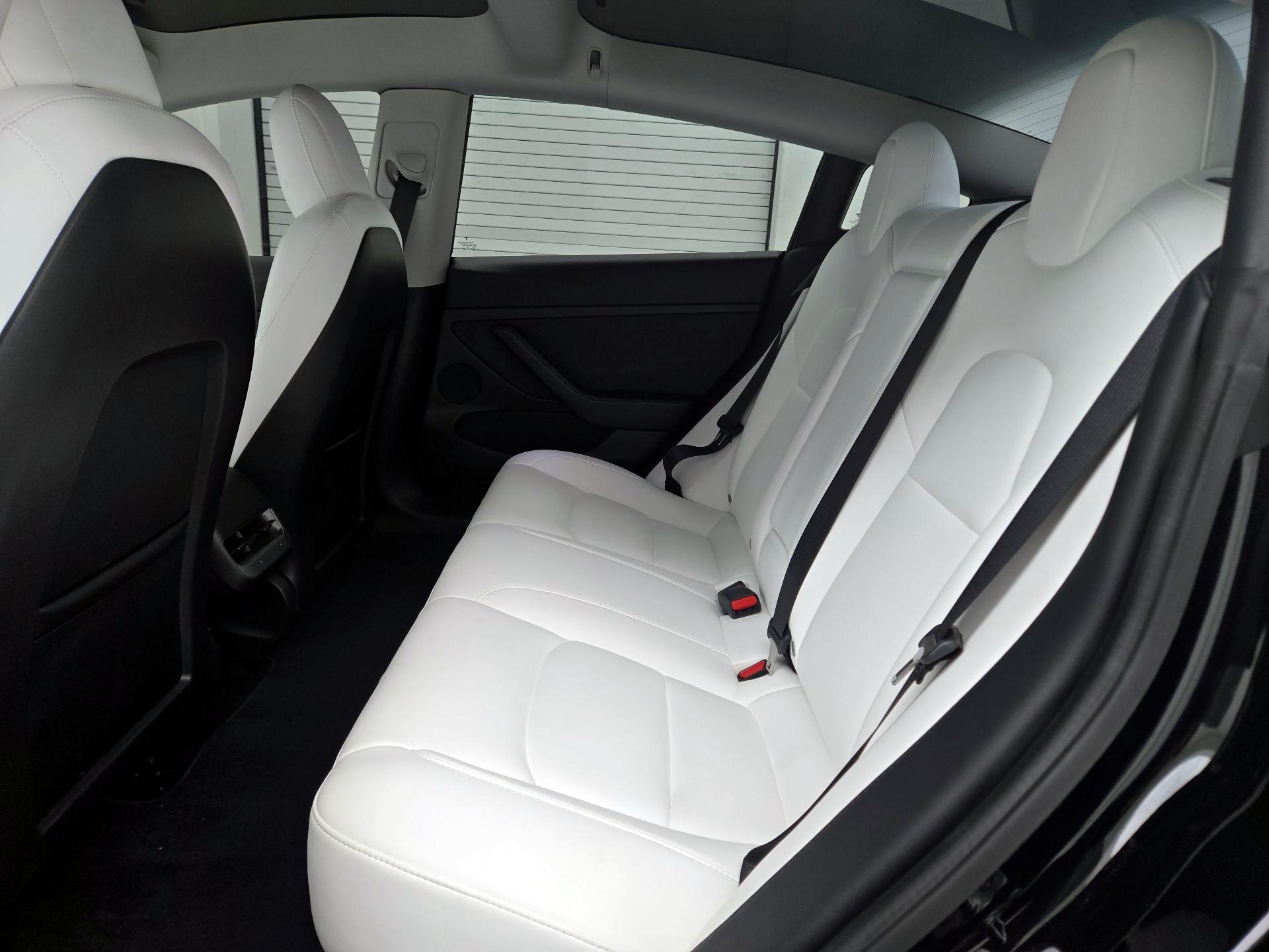 Thumbnail: 2022 Tesla Model 3 - 18