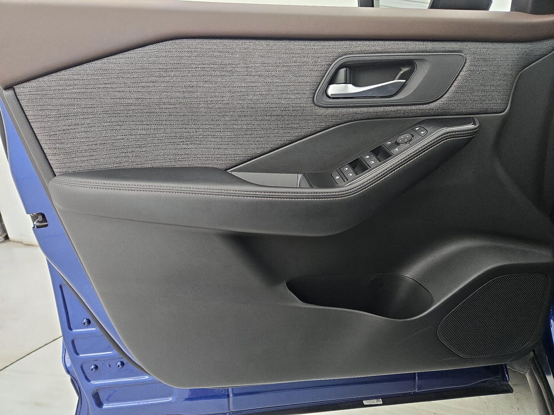 Thumbnail: 2023 Nissan Rogue - 12