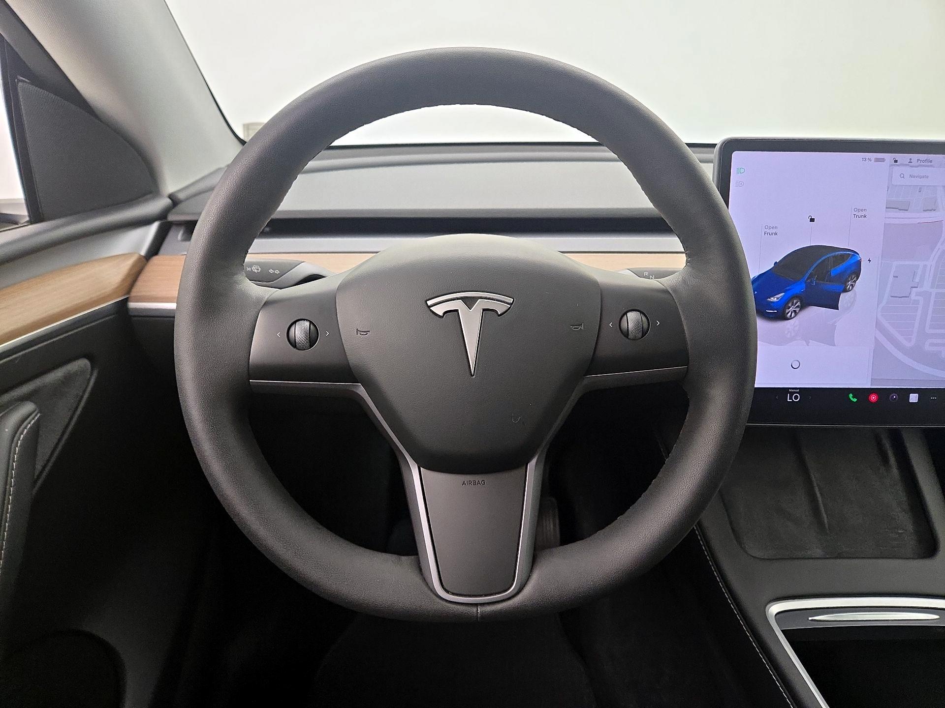 Thumbnail: 2023 Tesla Model Y - 10