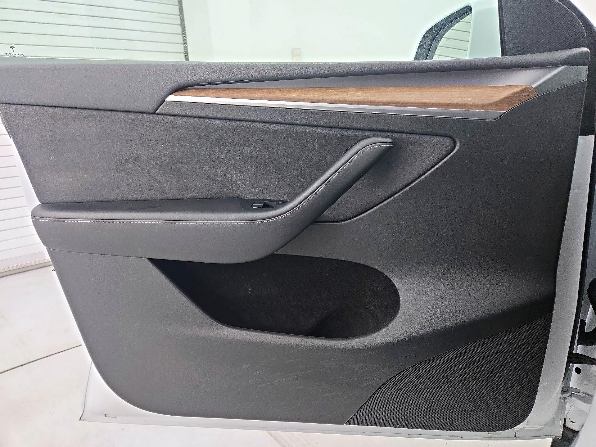 Thumbnail: 2023 Tesla Model Y - 12