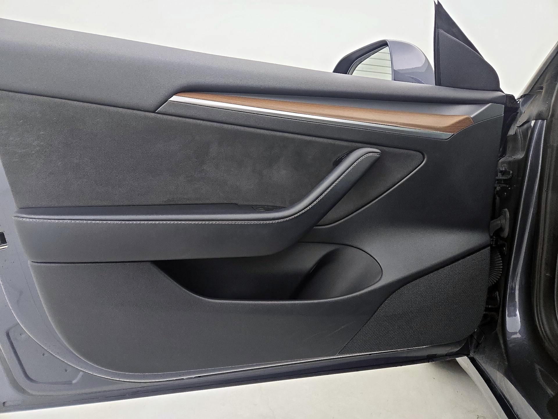 Thumbnail: 2023 Tesla Model 3 - 12