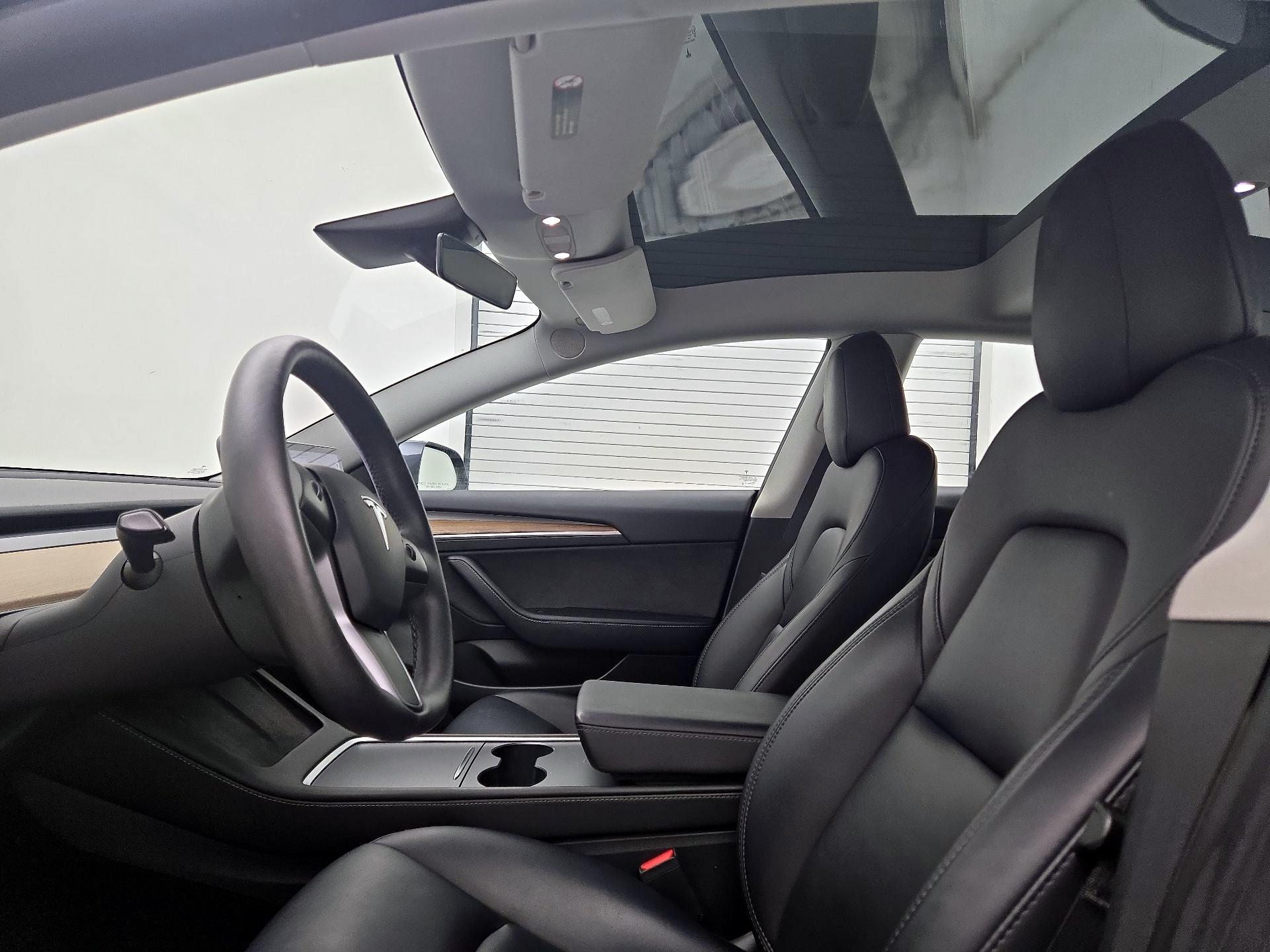 Thumbnail: 2023 Tesla Model 3 - 18