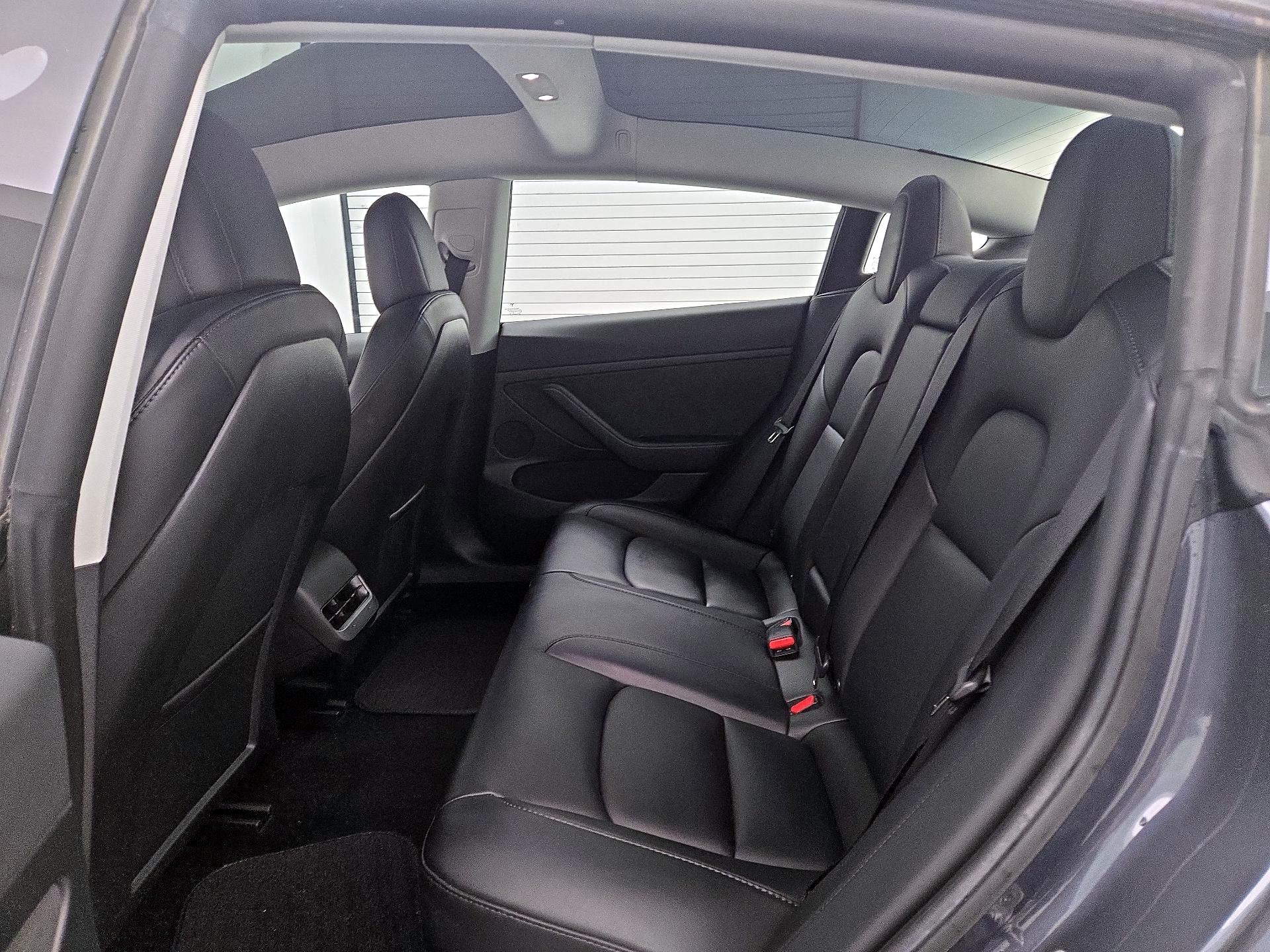 Thumbnail: 2023 Tesla Model 3 - 19